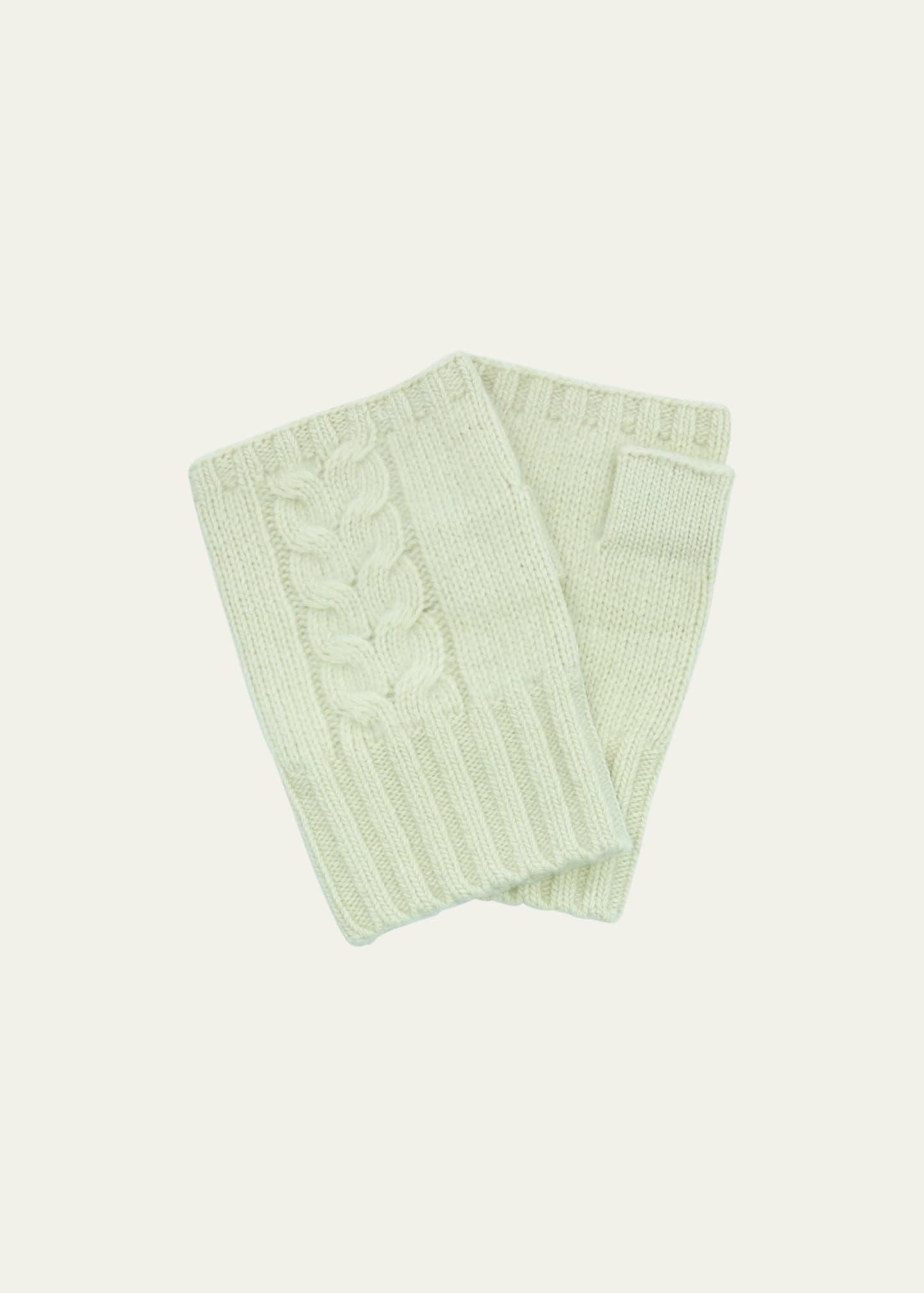 Mens Cable-Knit Fingerless Gloves Product Image