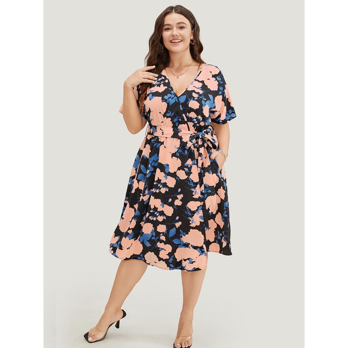 Plus Size Floral Print Split Hem Belted Pocket Batwing Sleeve Dress Multicolor Women Elegant Wrap V-neck Short sleeve Curvy Knee Dress BloomChic 30/6X Product Image