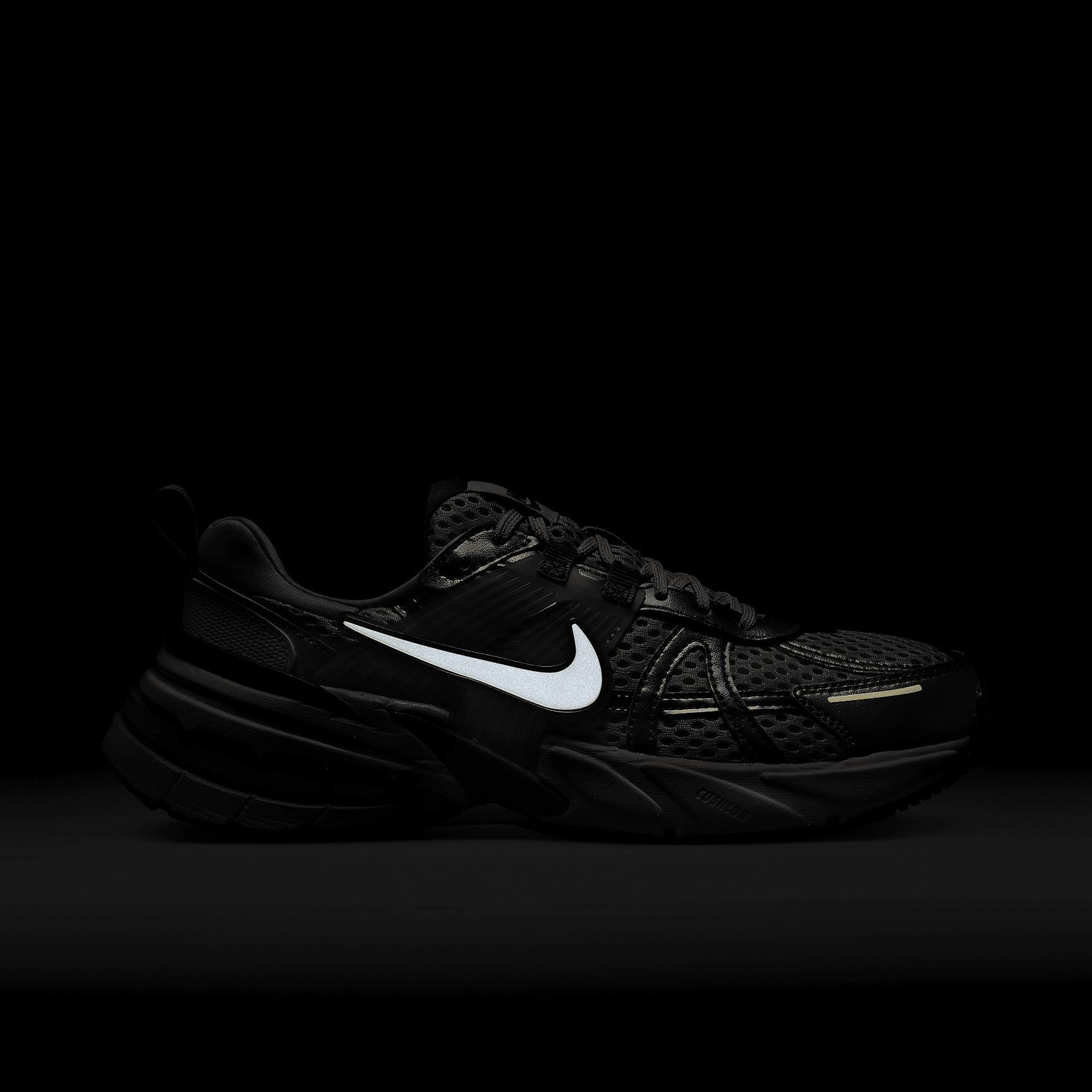 Nike V2K Run Women's Shoes Product Image