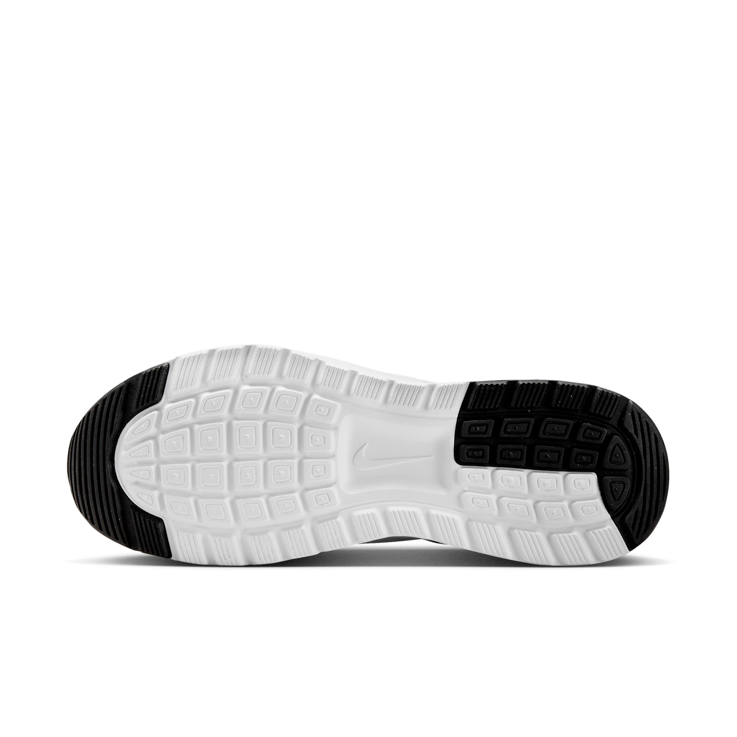 Nike Women's Air Max Nuaxis Shoes Product Image