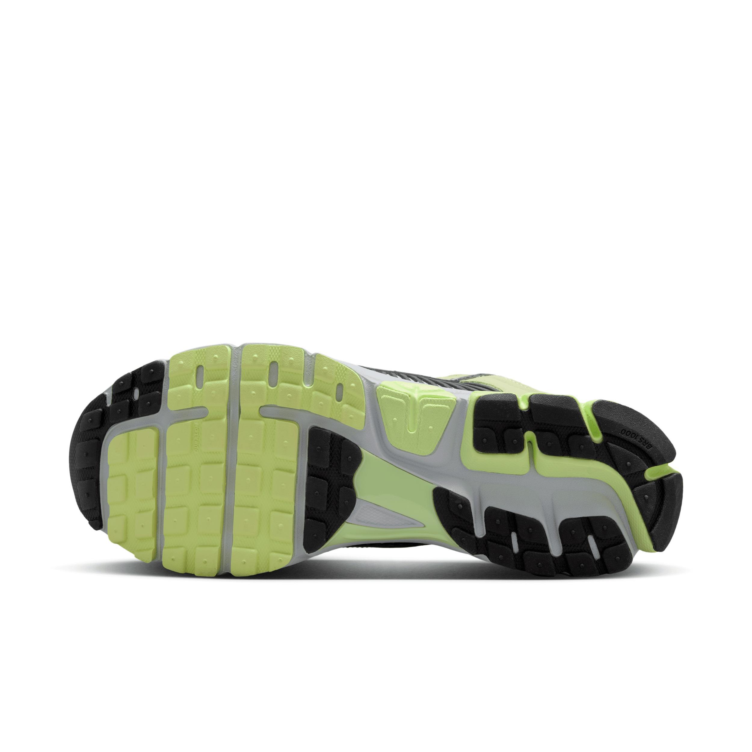 Nike Men's Zoom Vomero 5 Shoes Product Image