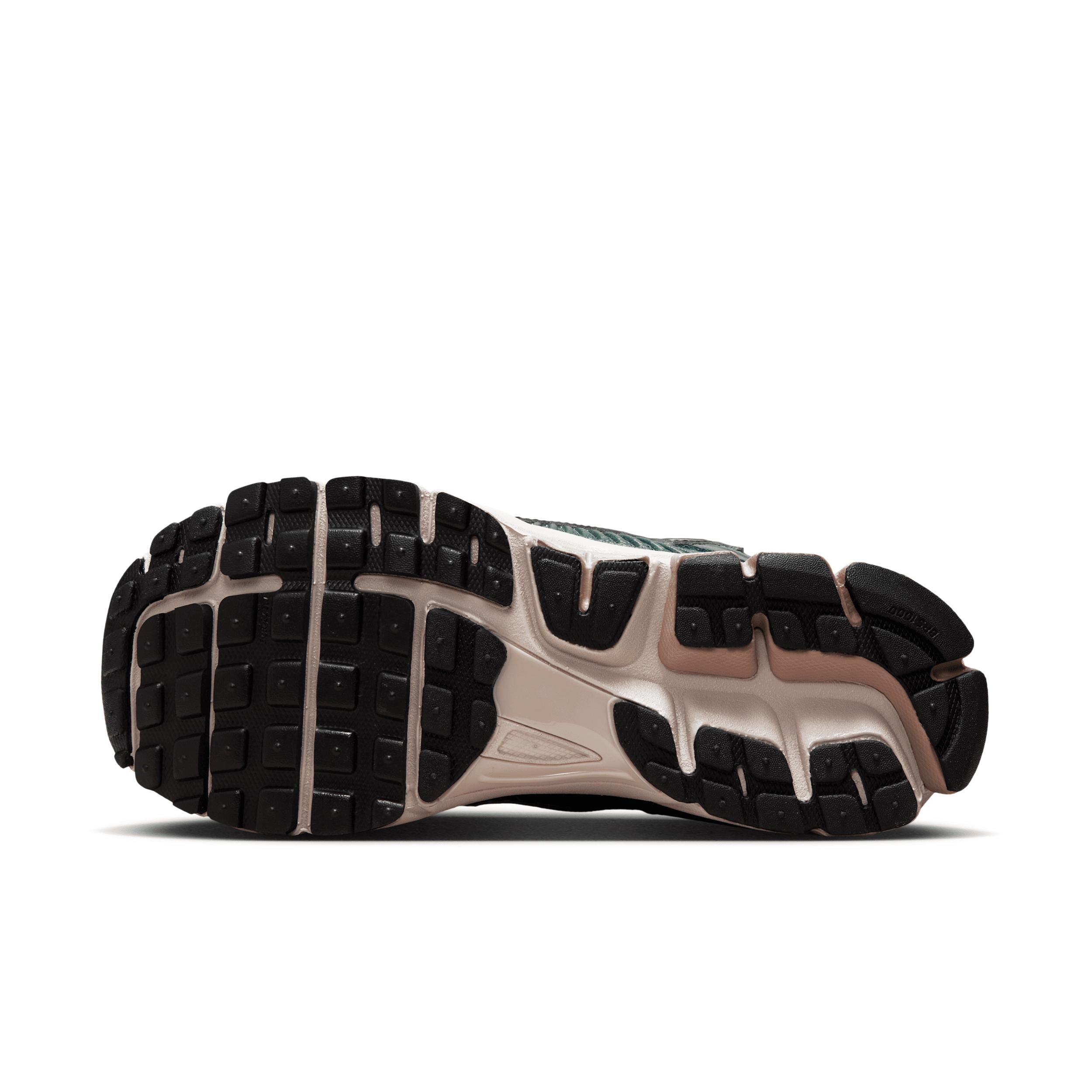 Nike Womens Zoom Vomero 5 Casual Shoes Product Image