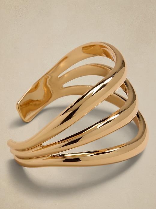 Metal Wavy Cuff Bracelet Product Image