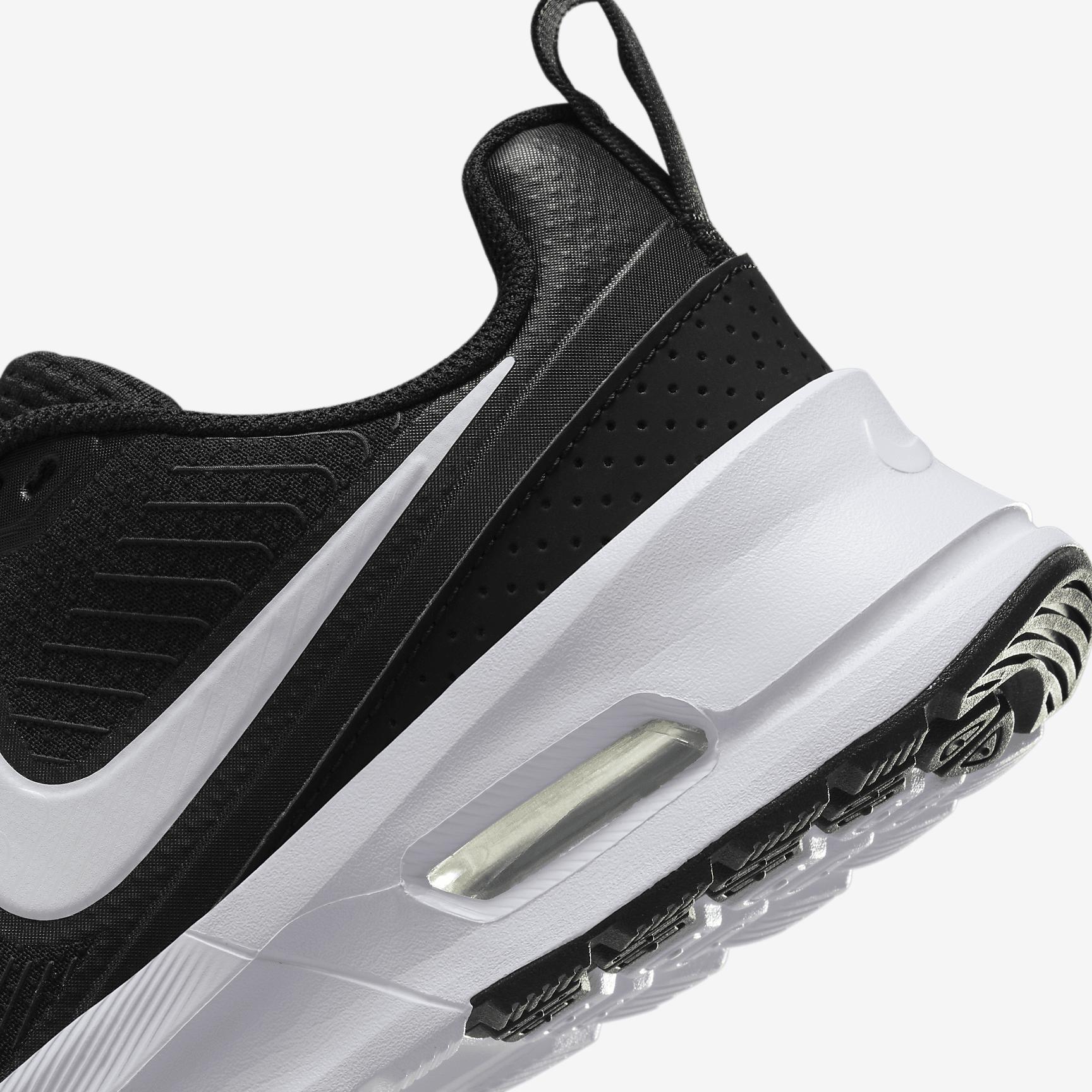 Nike Women's Air Max Nuaxis Shoes Product Image
