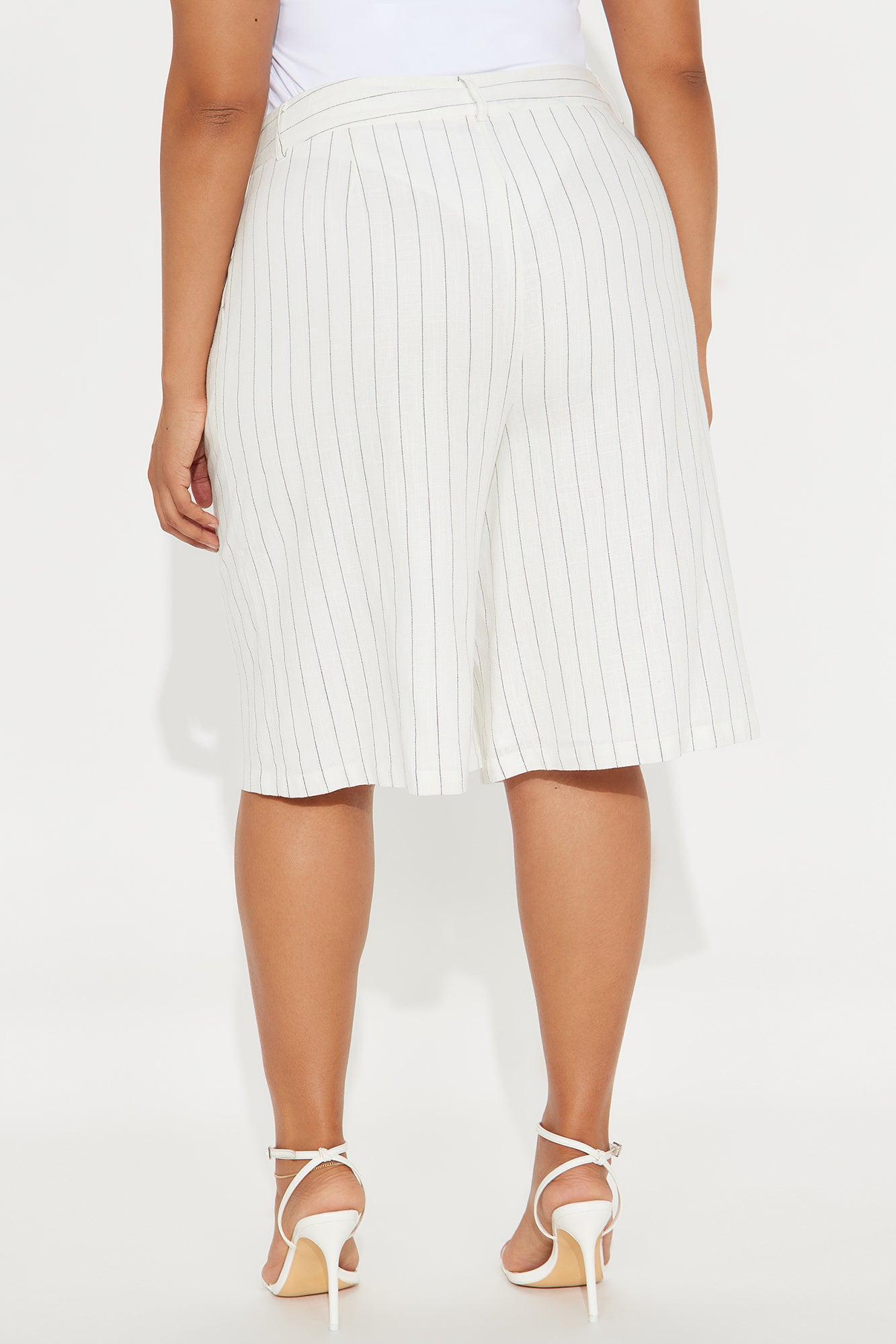 Penelope Pinstripe Linen Trouser Short - White Product Image