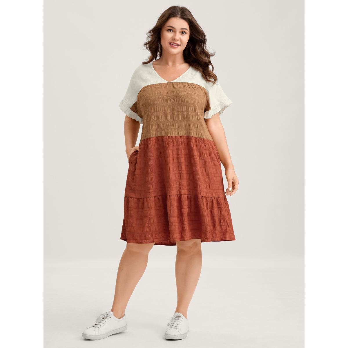 Plus Size Textured Color Block Tiered Midi Dress Multicolor Women V-neck Short sleeve Curvy BloomChic 26/4X Product Image