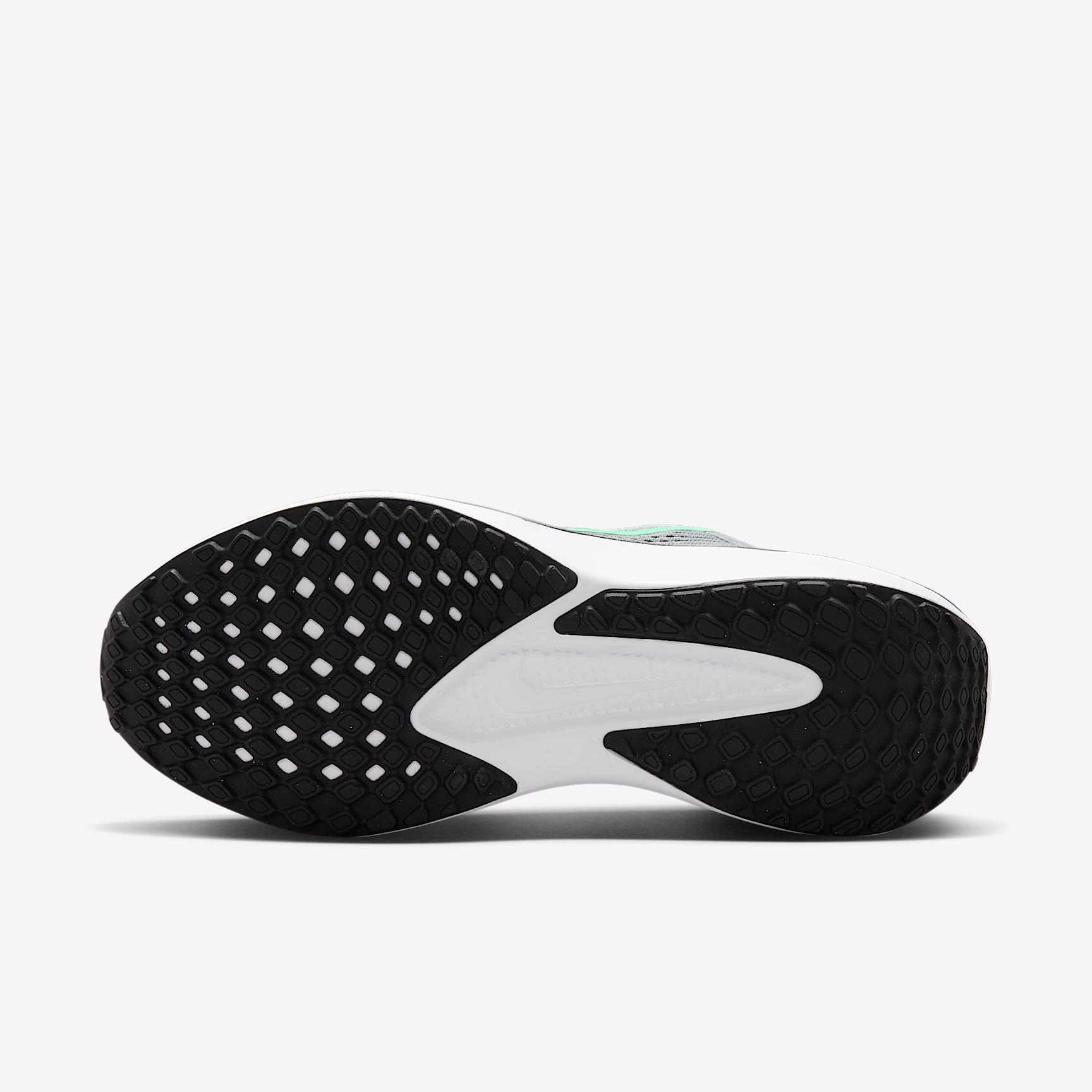 Nike Men's Quest 6 Road Running Shoes Product Image