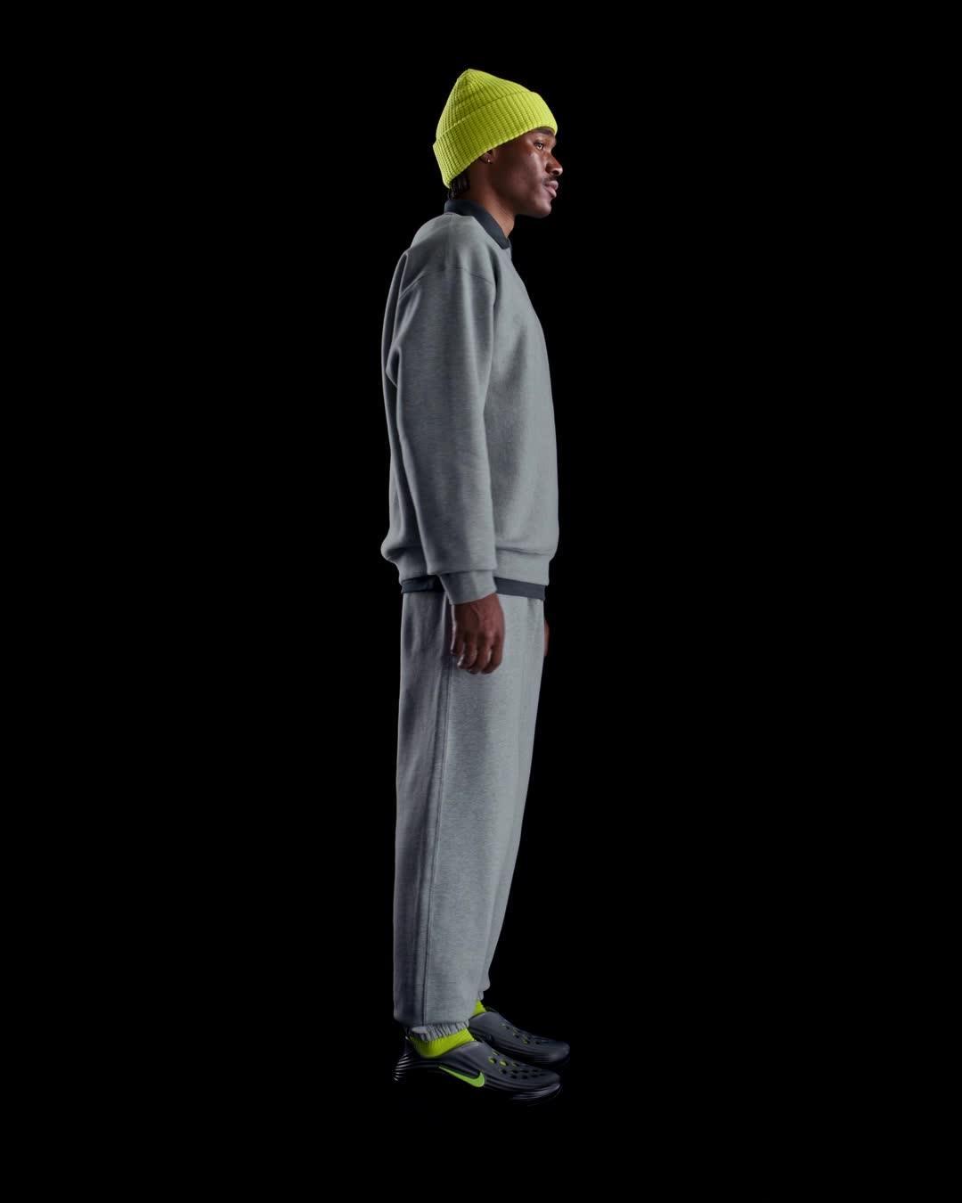 Nike Men's Solo Swoosh Fleece Crew Product Image
