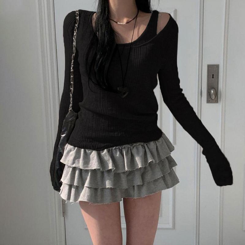 Set: Long-Sleeve Scoop Neck Plain Ribbed T-Shirt + Tank Top Product Image