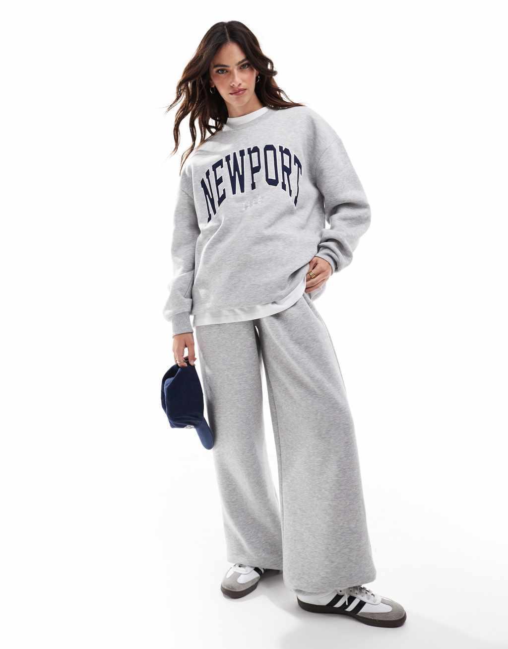 Stradivarius newport sweatshirt in gray Product Image