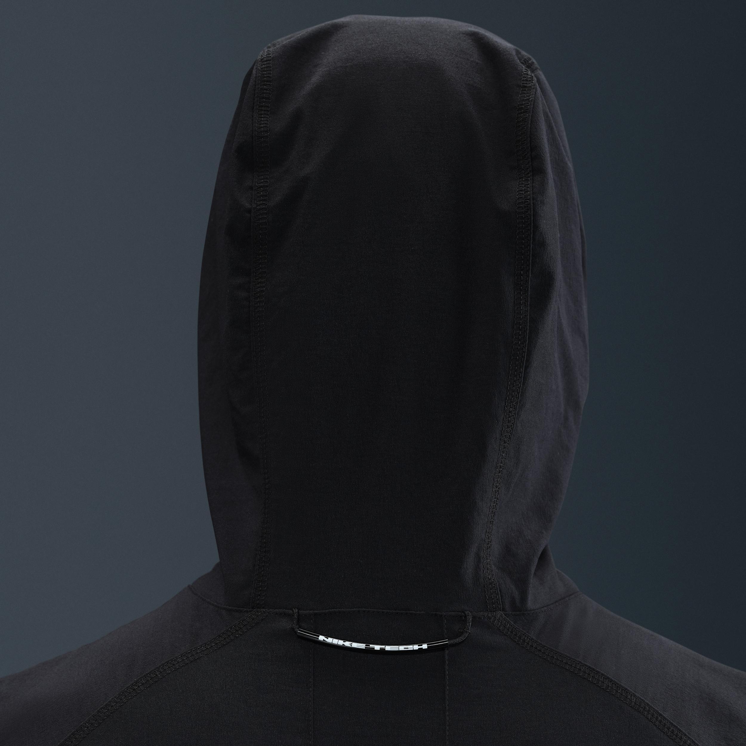 Nike Men's Tech Dri-FIT Woven Windrunner Vest Product Image