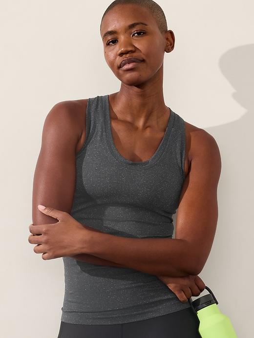 Momentum Seamless Tank Product Image