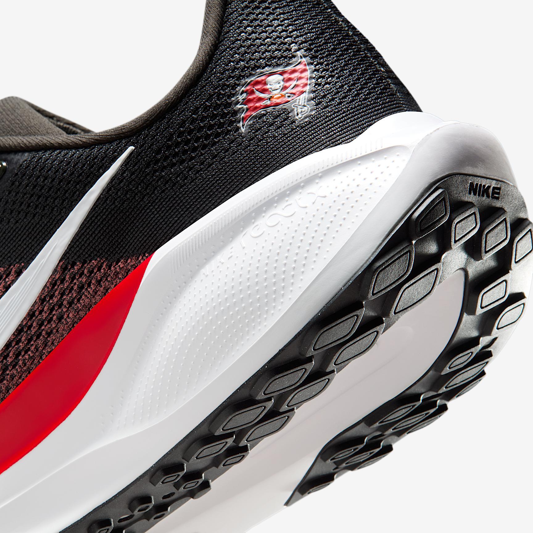 Tampa Bay Buccaneers Pegasus 41 Men's Nike NFL Road Running Shoes Product Image
