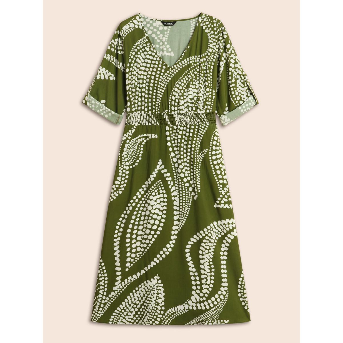 Plus Size Plants Print Shirred Tab Sleeve Dress Moss Women Elegant Shirred V-neck Elbow-length sleeve Curvy BloomChic 12/L Product Image