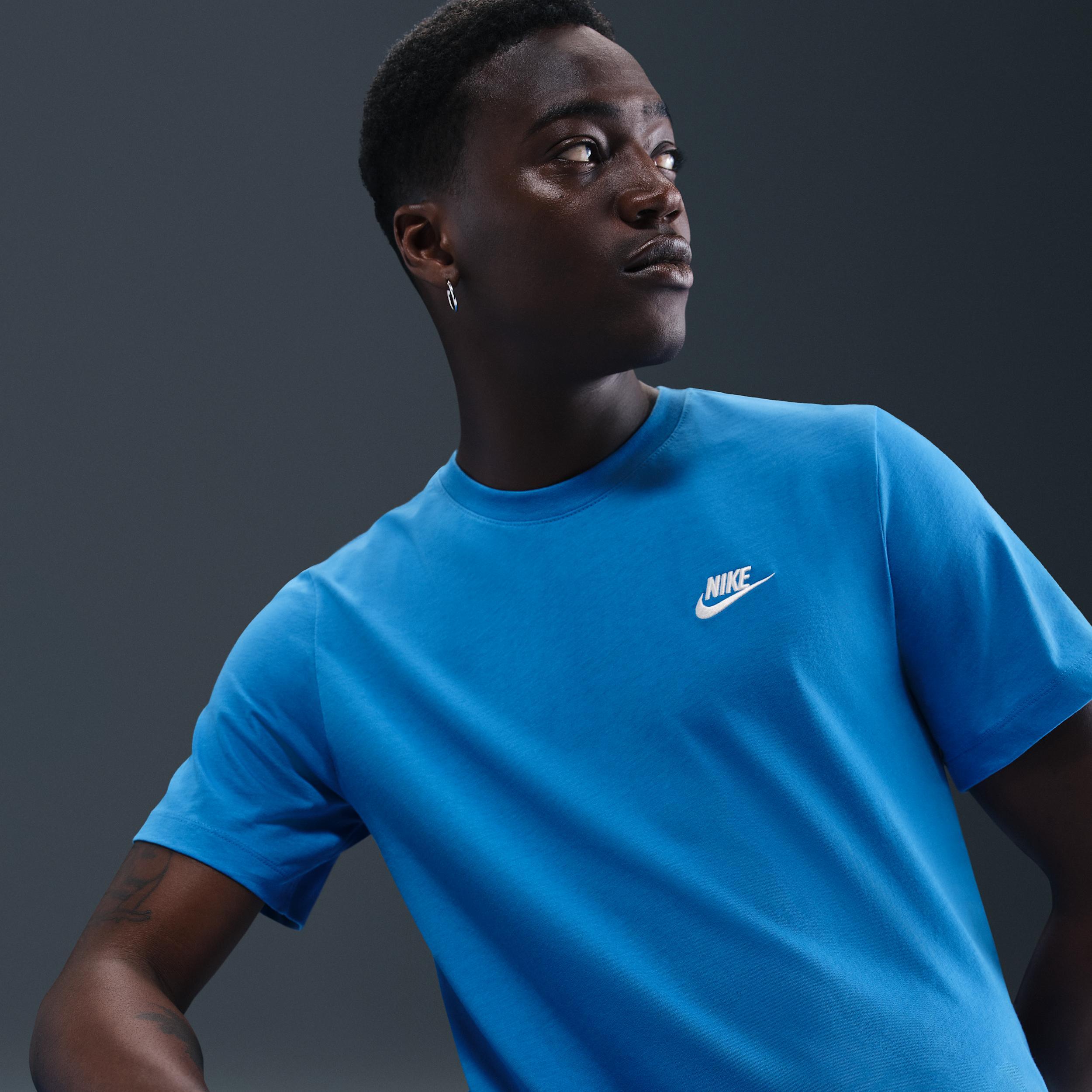 Men's Nike Sportswear Club T-Shirt Product Image