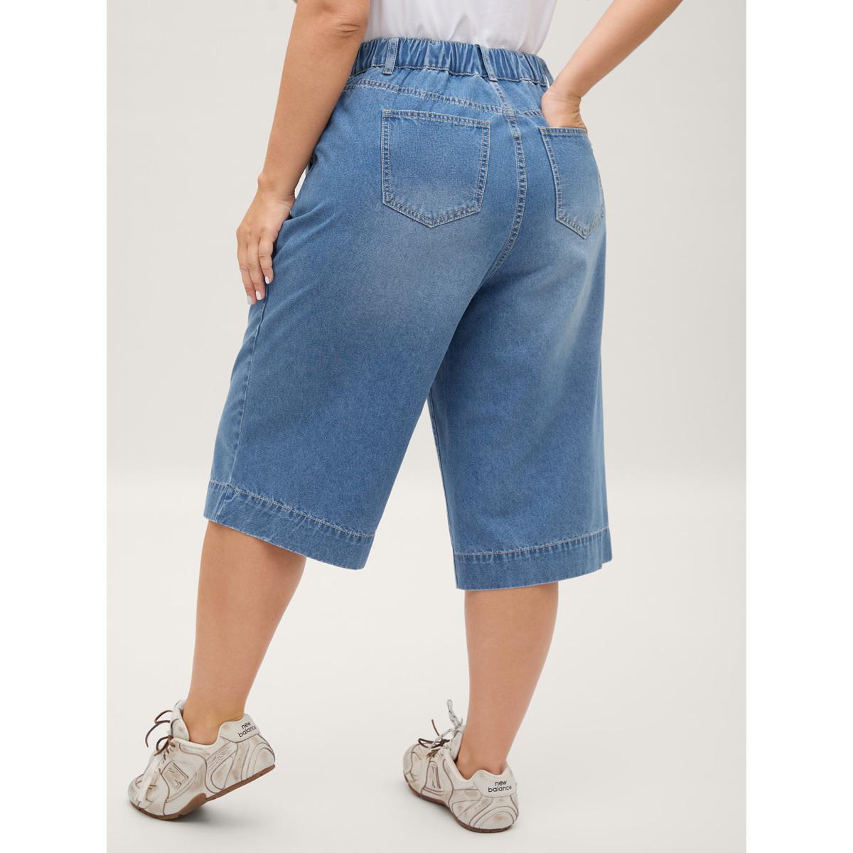 Plus Size Stretchy Back-Waist Cropped Jeans Women Denimlightblue No stretch Slanted pocket Jeans BloomChic 24/3X Product Image