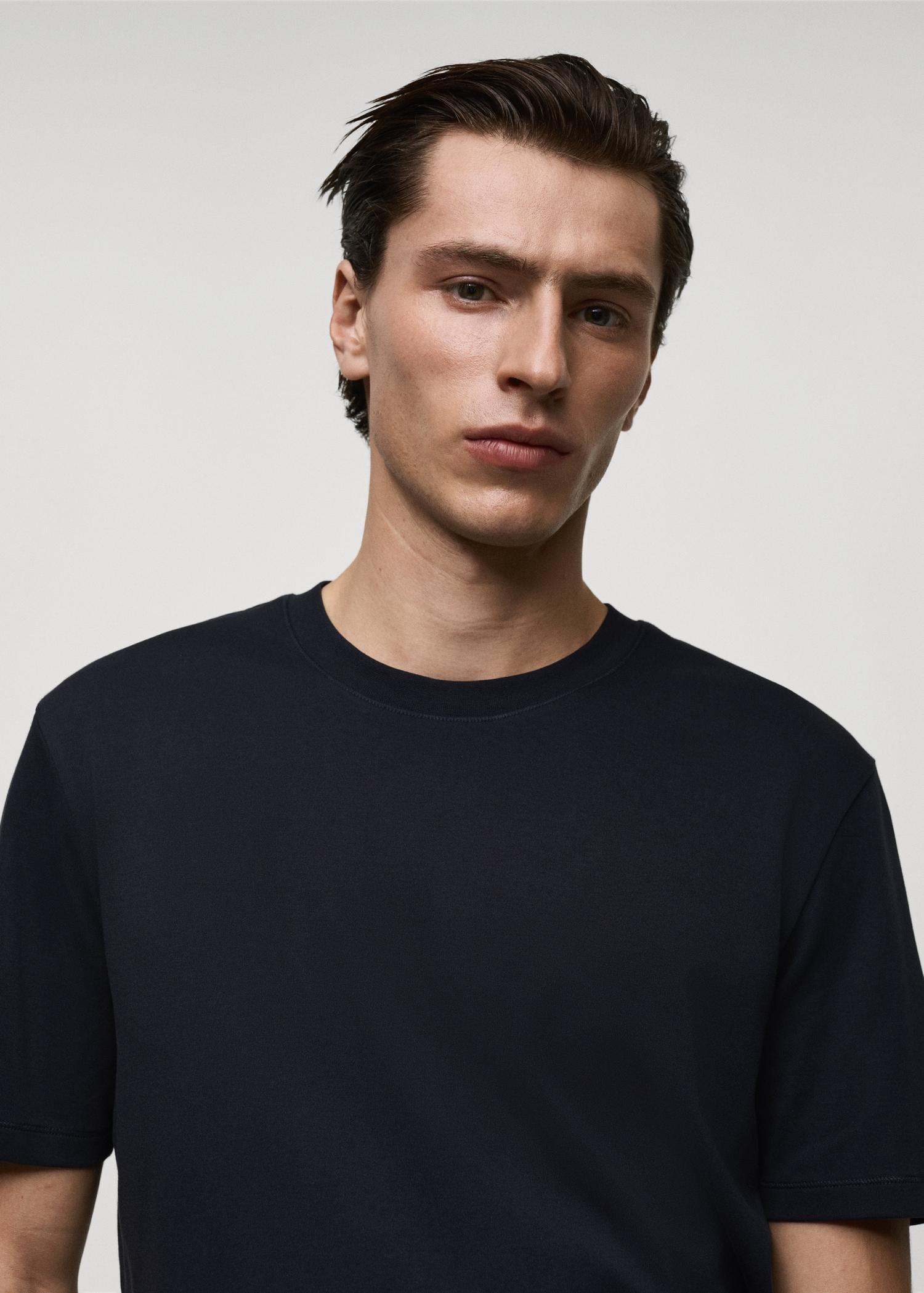 Medium-weight regular-fit t-shirt - Men | MANGO USA Product Image