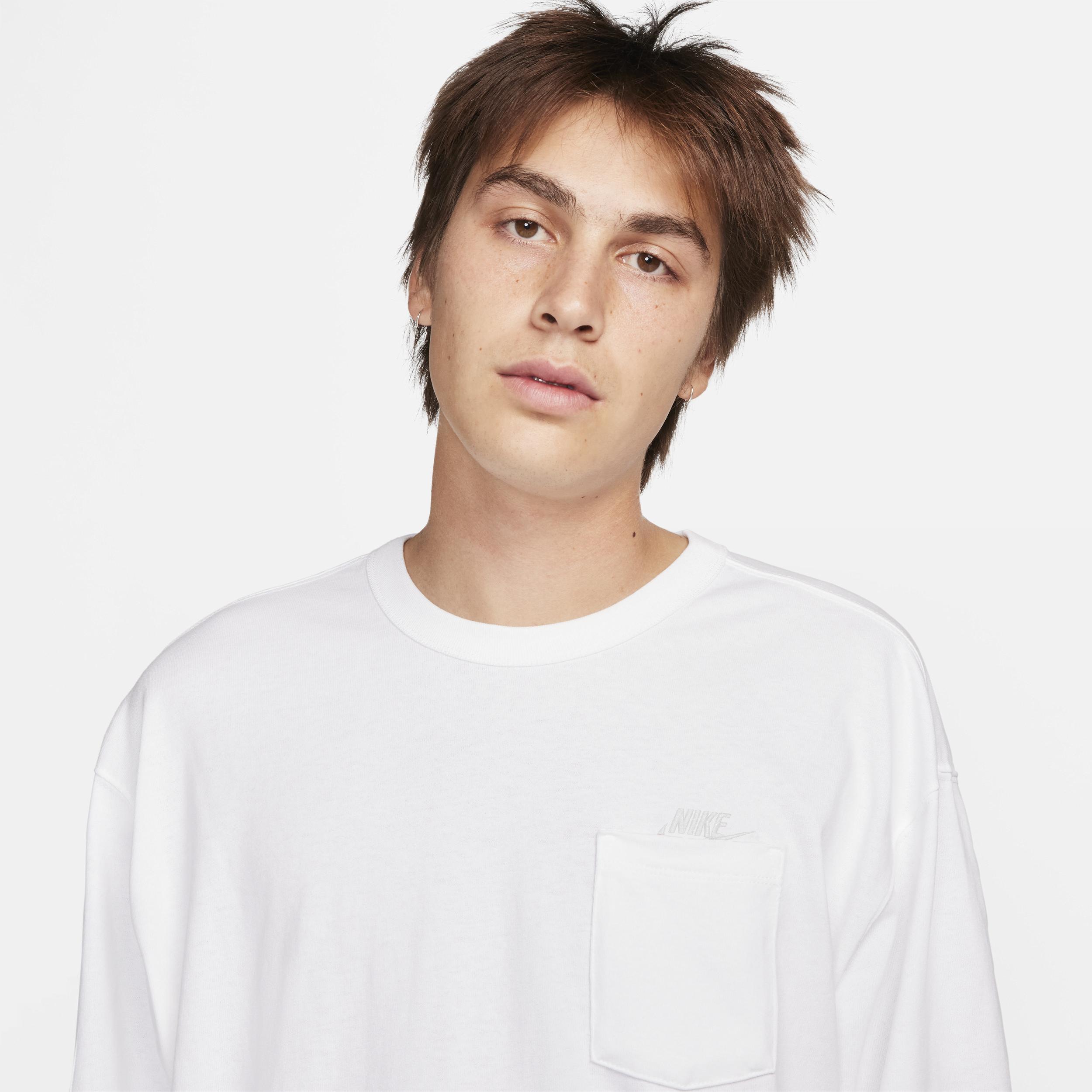 Men's Nike Sportswear Premium Essentials Long-Sleeve Pocket T-Shirt Product Image