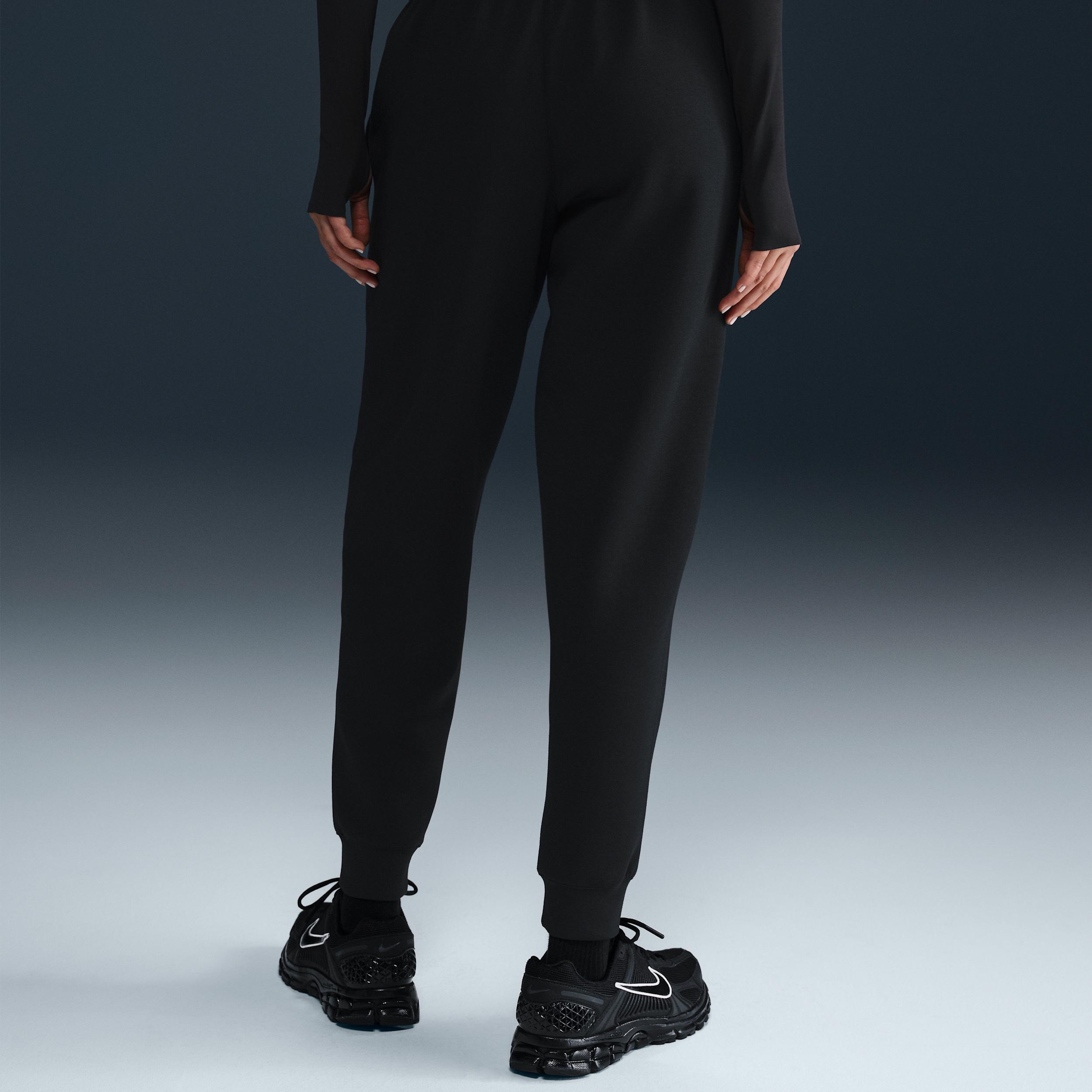 Nike Women's 24.7 ImpossiblySoft Dri-FIT Mid-Rise Jogger Pants Product Image