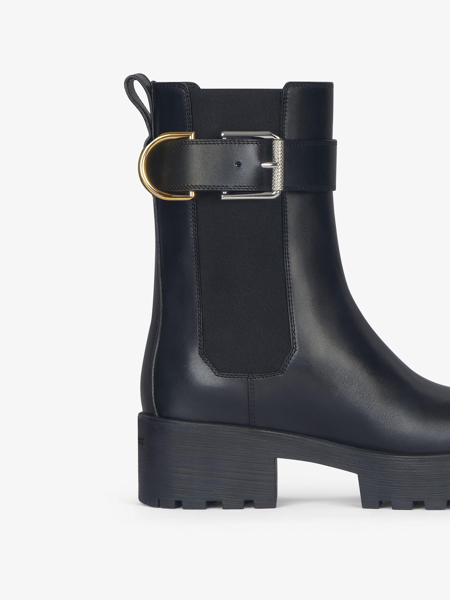 Voyou Chelsea boots in leather Product Image