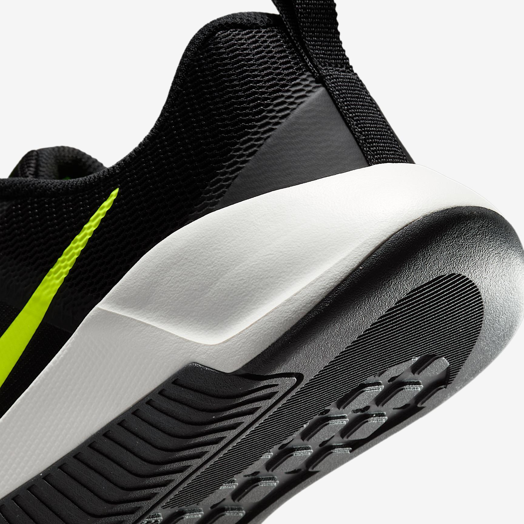 Nike Men's MC Trainer 3 Workout Shoes Product Image