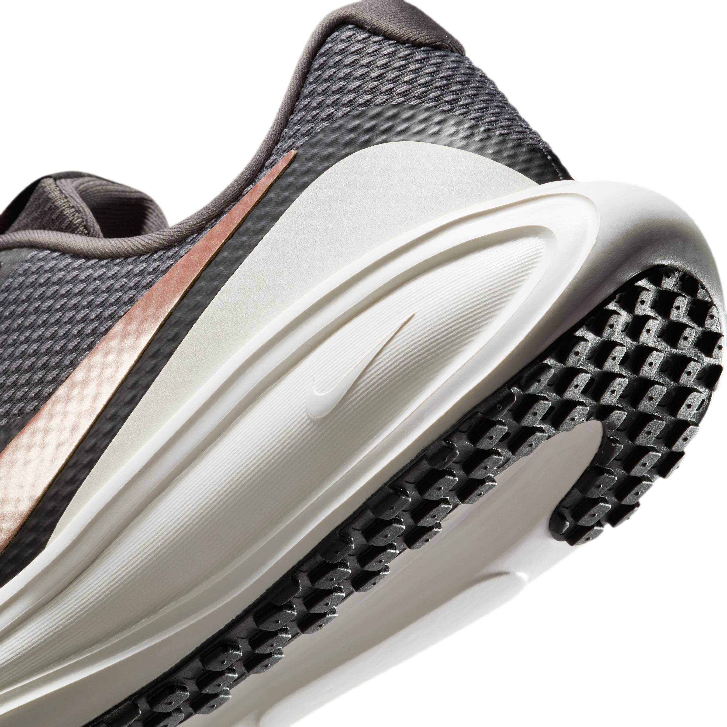 Nike Women's Revolution 8 Road Running Shoes Product Image