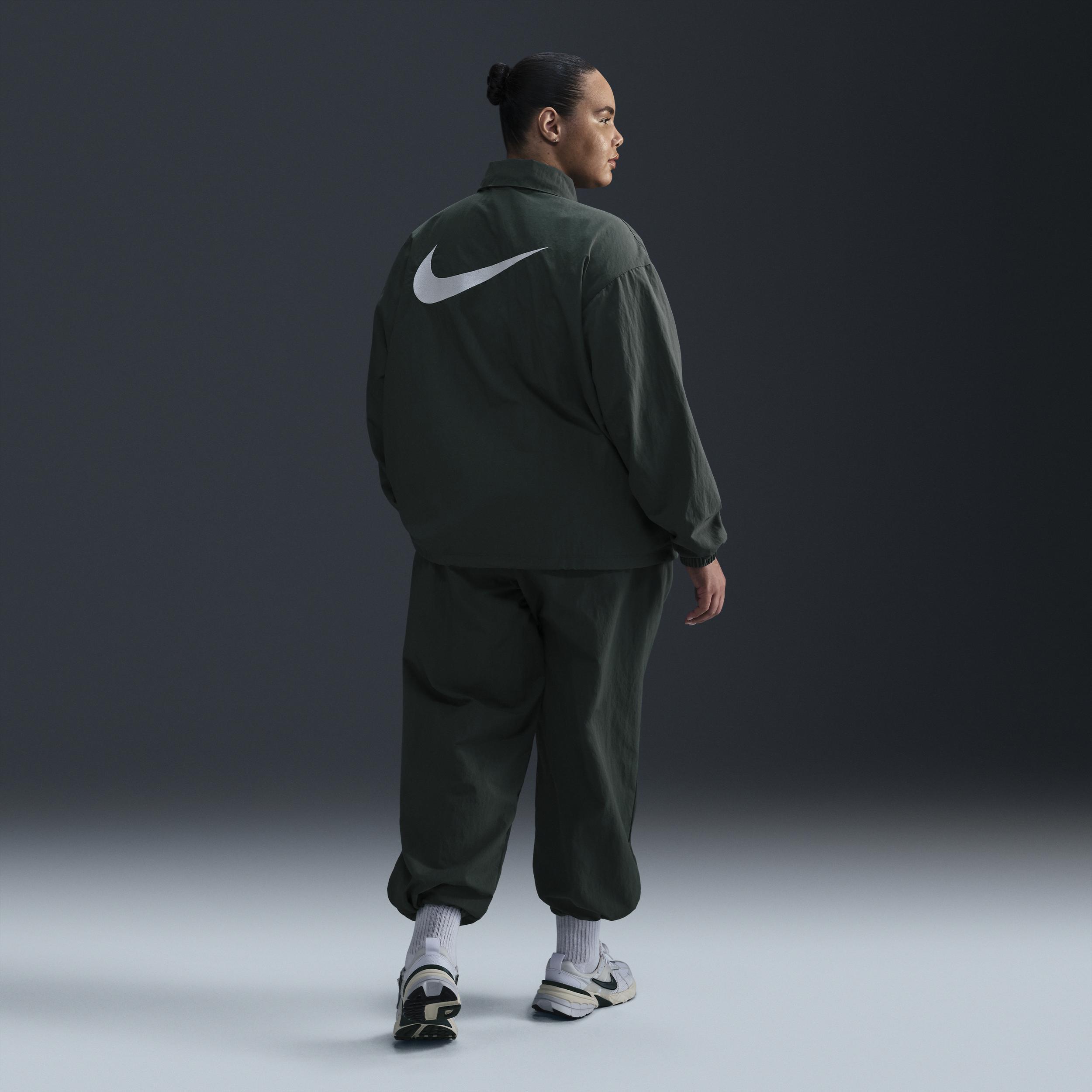 Women's Nike Sportswear Everything Wovens Mid-Rise Open-Hem Pants (Plus Size) Product Image
