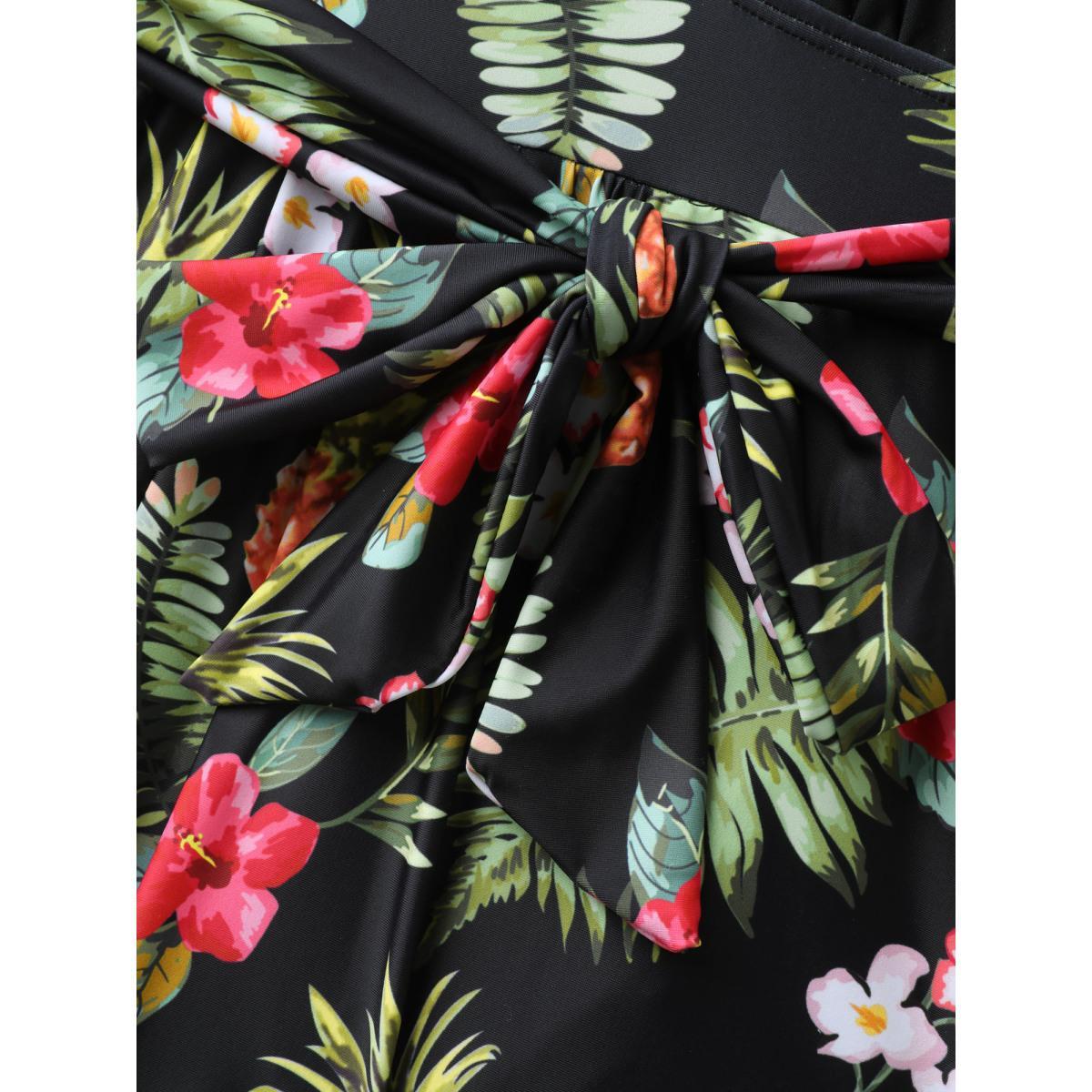 Plus Size Tropical Floral Pockets One-Piece Swimsuit Women's Swimwear Black Beach Tie knot Curve Bathing Suits High stretch One Pieces BloomChic 10/M Product Image
