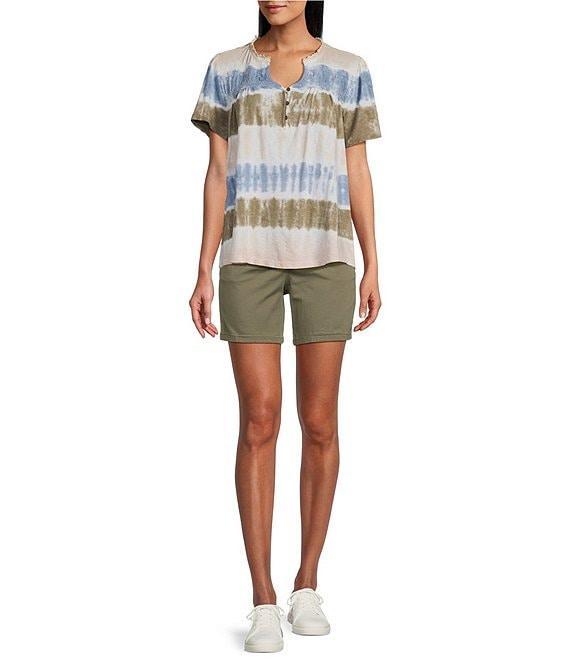 Intro Printed Split V-Neck Short Sleeve Lace Pleated Yoke Tee Product Image