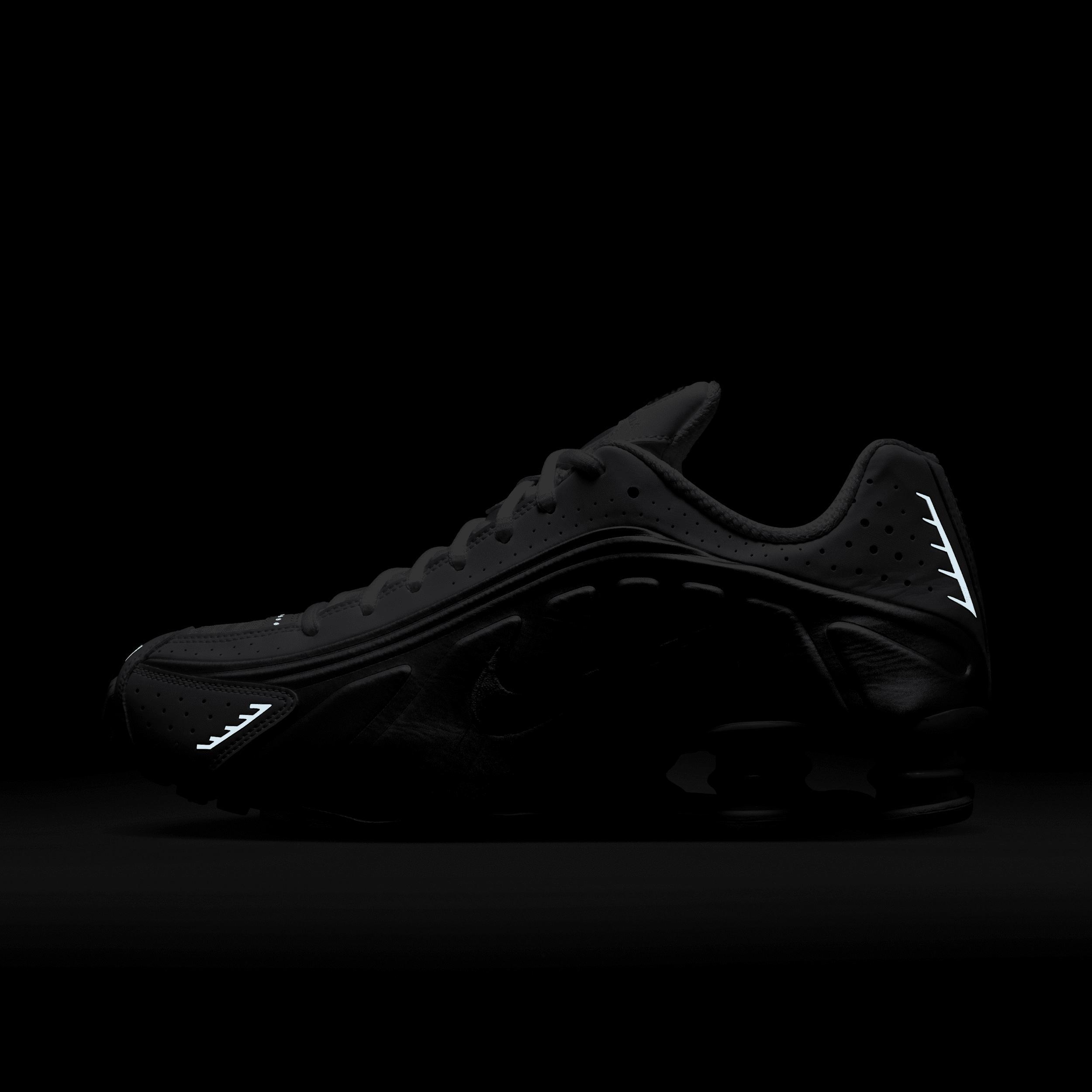Nike Men's Shox R4 Shoes Product Image