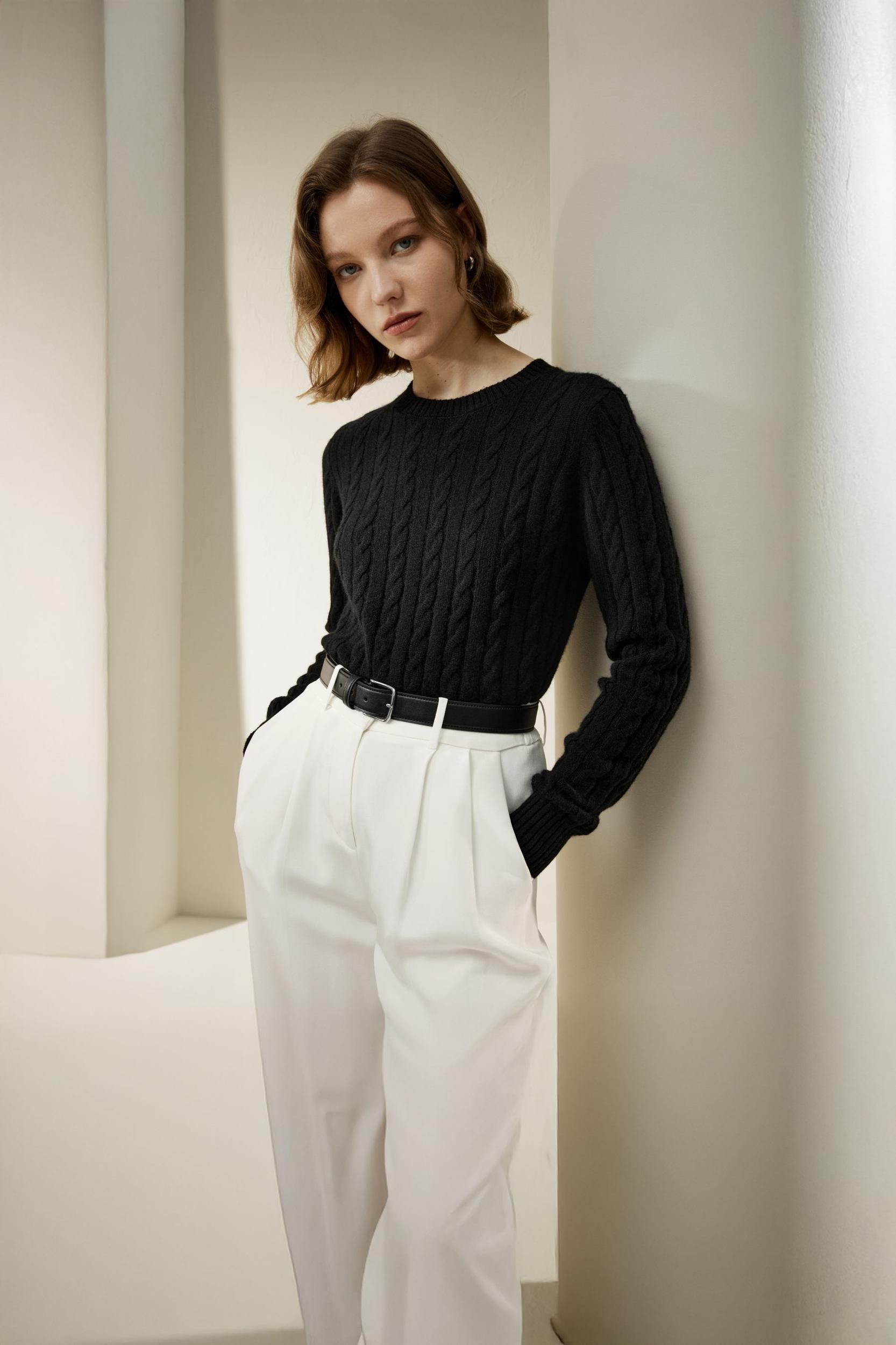 Classic Cable Knit Sweater with Ribbed Edges Product Image