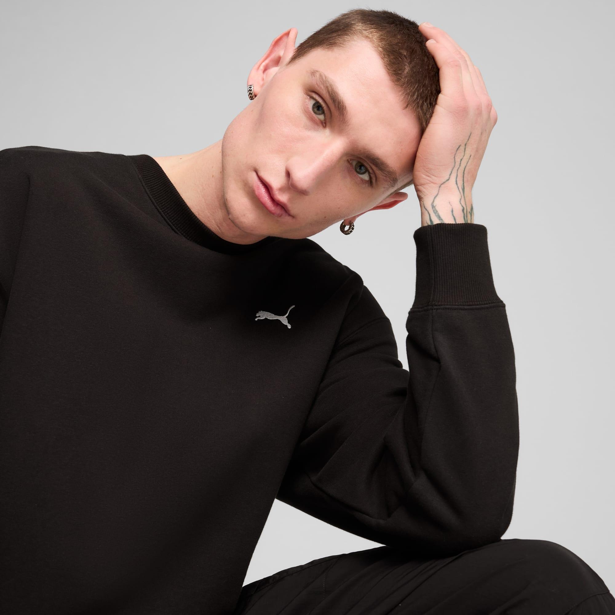 WARDROBE ESSENTIALS Men's Relaxed Crew Product Image