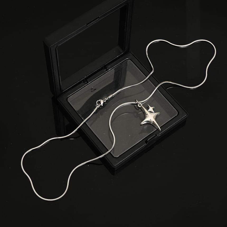 Star Pendant Necklace Product Image