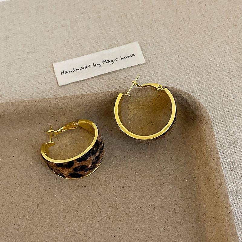 925 Sterling Silver Leopard Print Hoop Earring Product Image