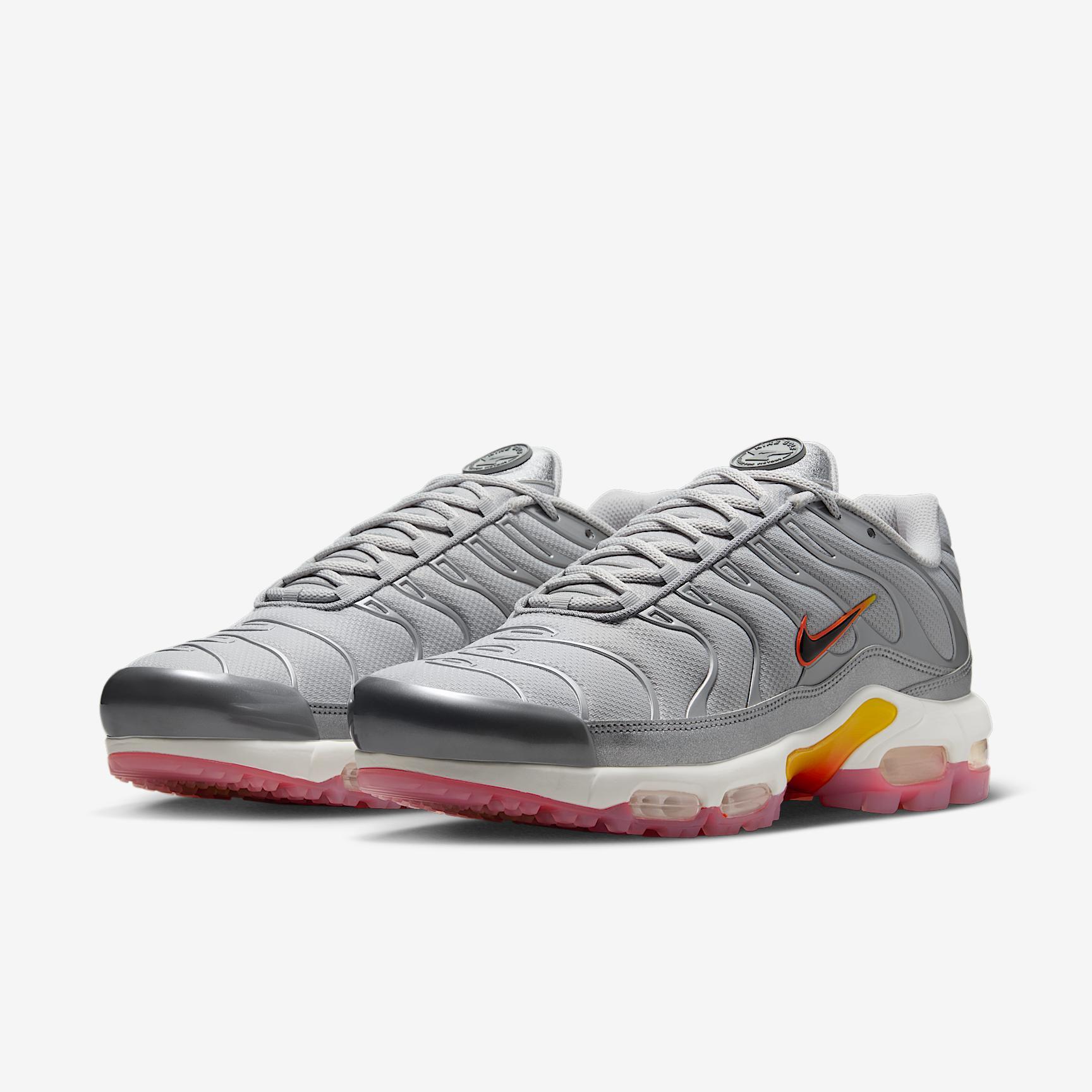 Nike Men's Air Max Plus G Golf Shoes Product Image