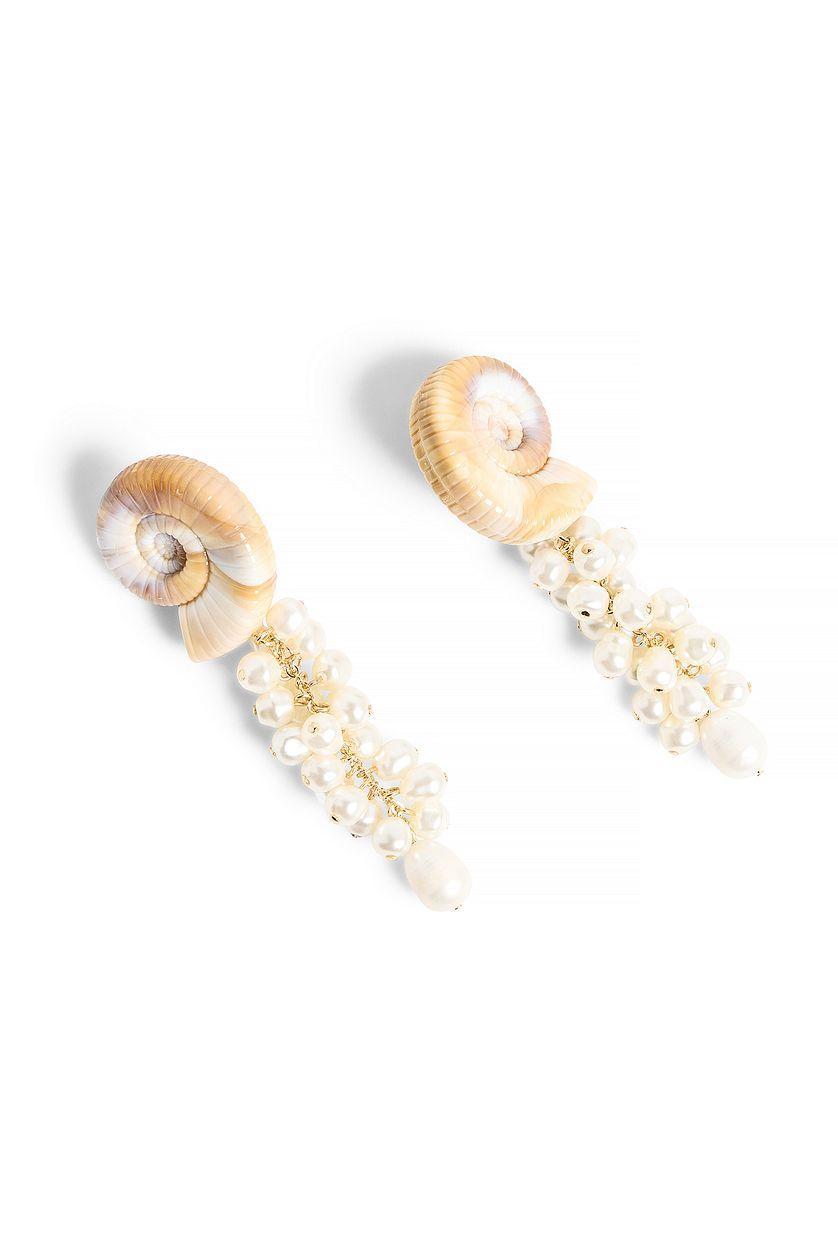 Shell Earrings Product Image