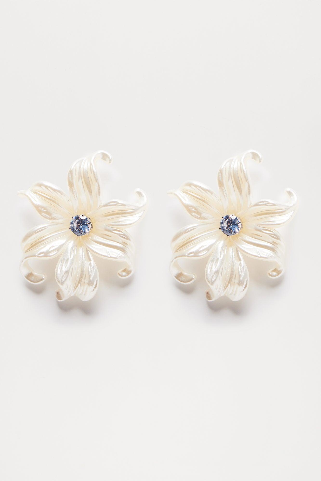 Lucky Lilly Earrings - Ivory Product Image