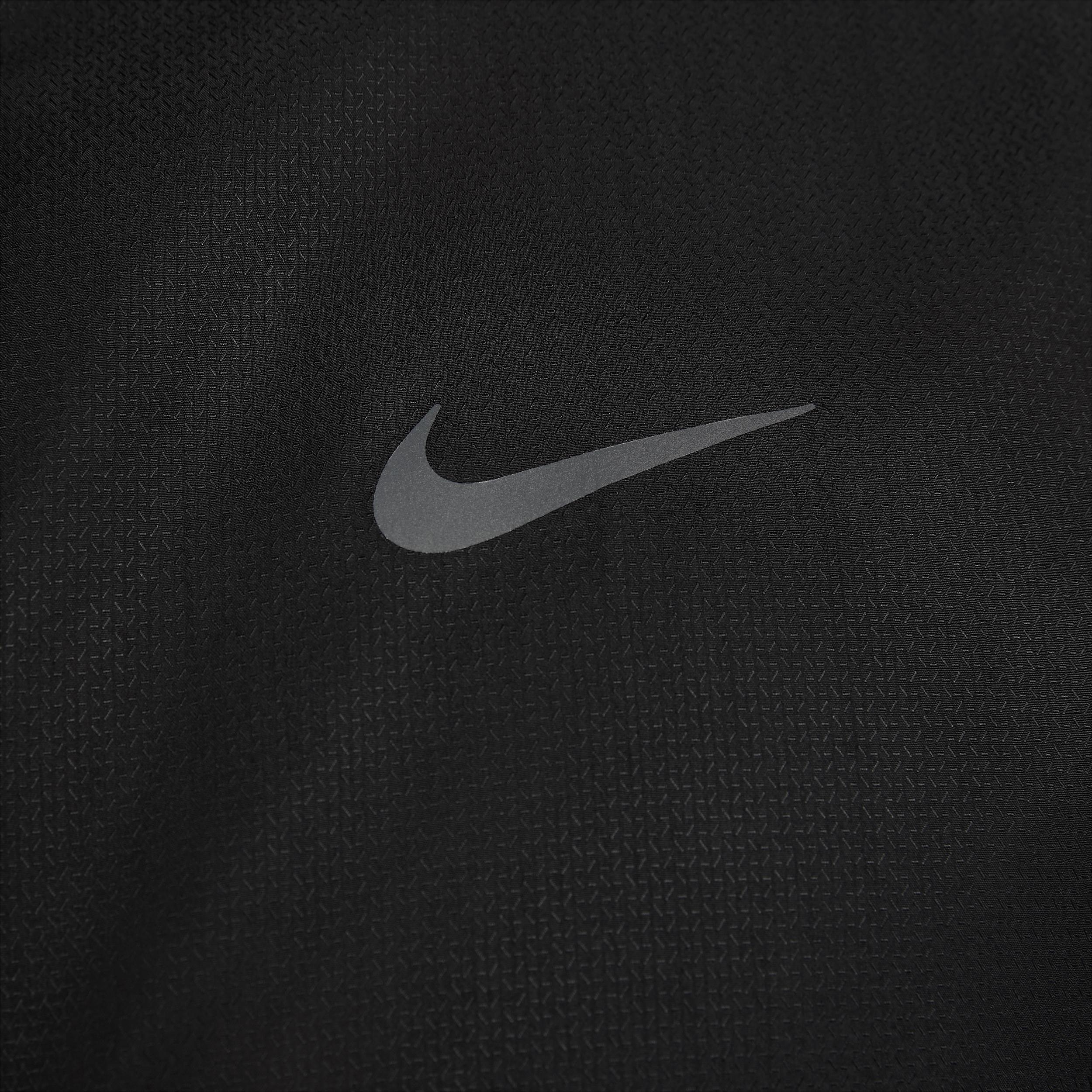 Nike Sphere Element Men's Therma-FIT Water-Repellent 1/2-Zip Running Top Product Image