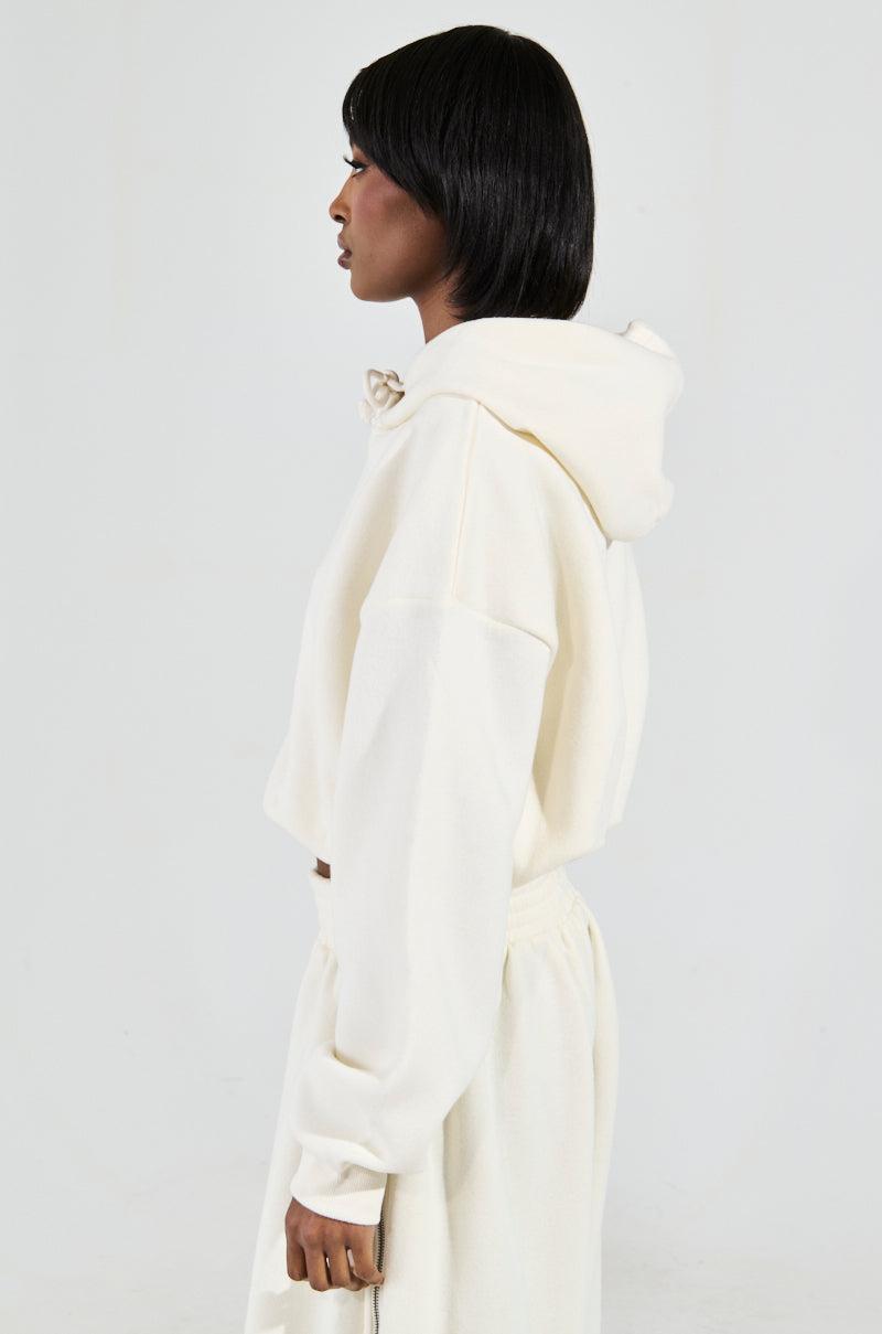 AINT NOBODY SWEATSHIRT IN CREAM Product Image