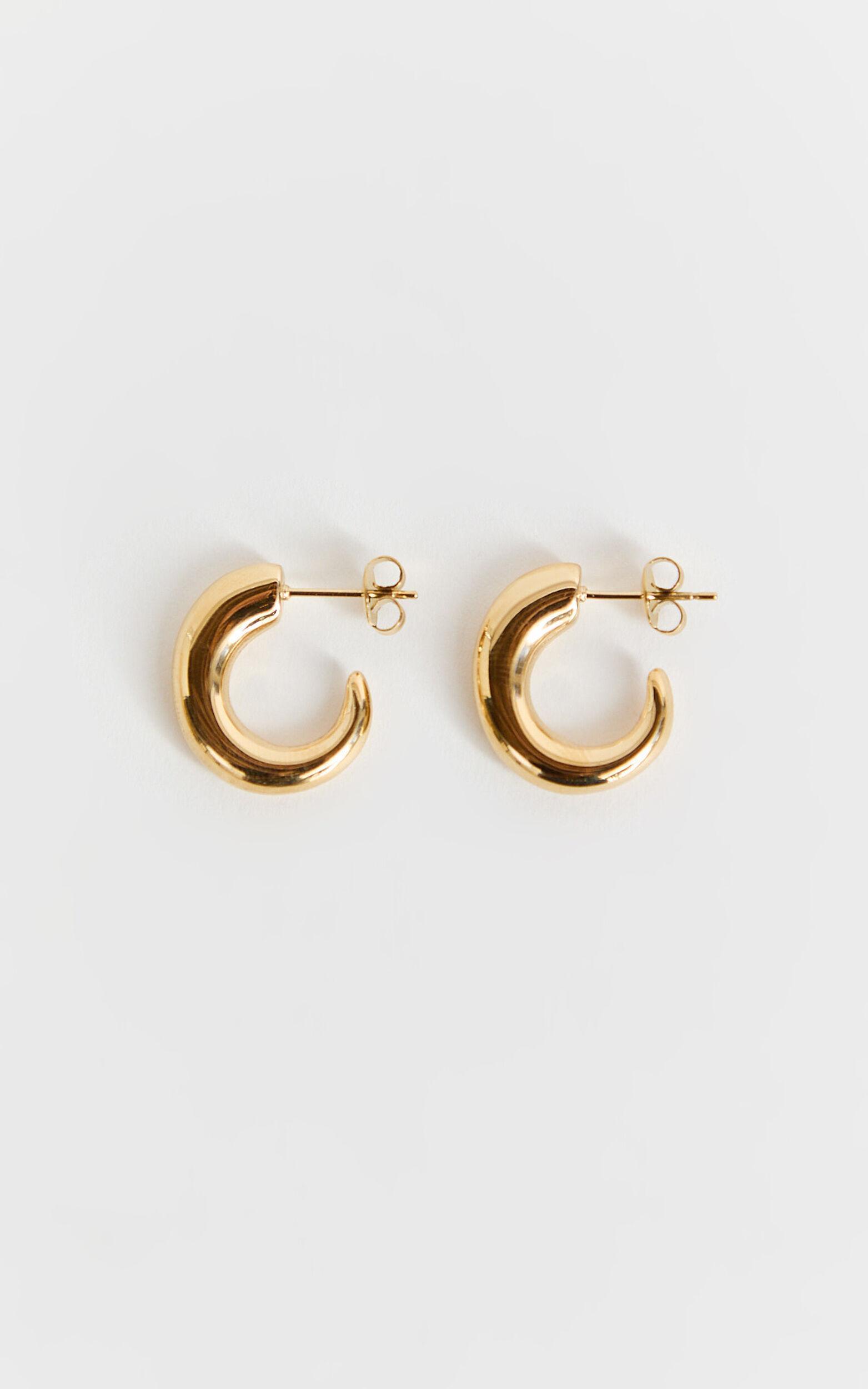 Valencia Earrings - Pearl Earring Set in Gold Product Image