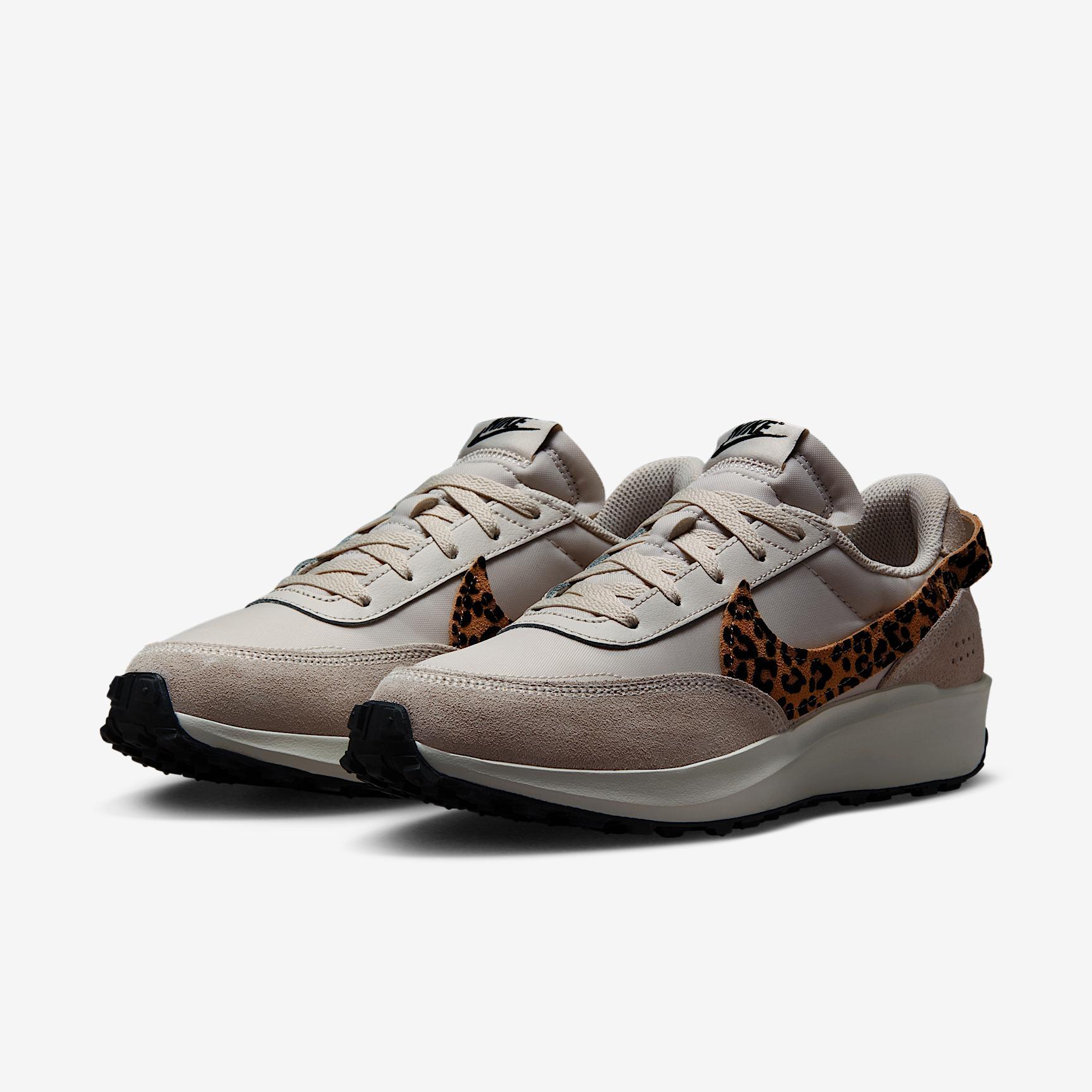 Nike Waffle Debut Women's Shoes Product Image