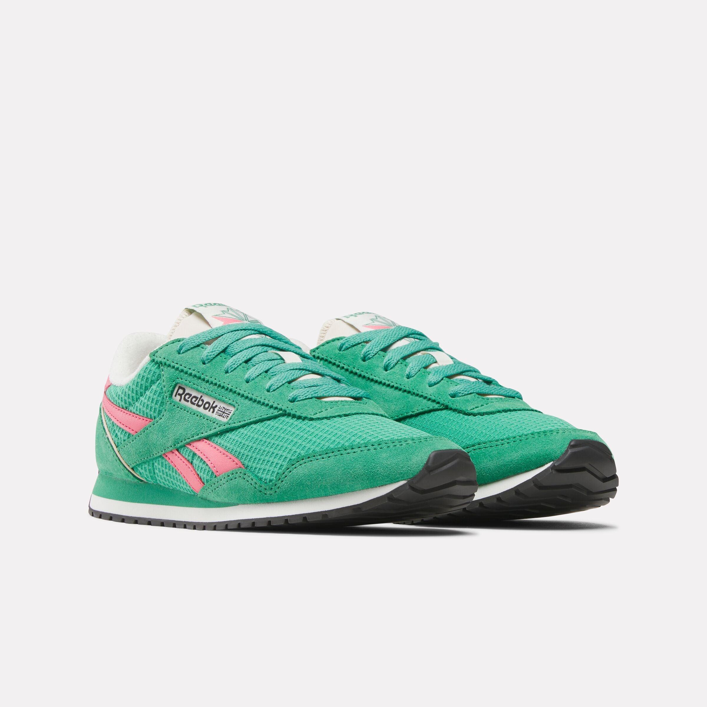 Women's Classic AZ Shoes Product Image