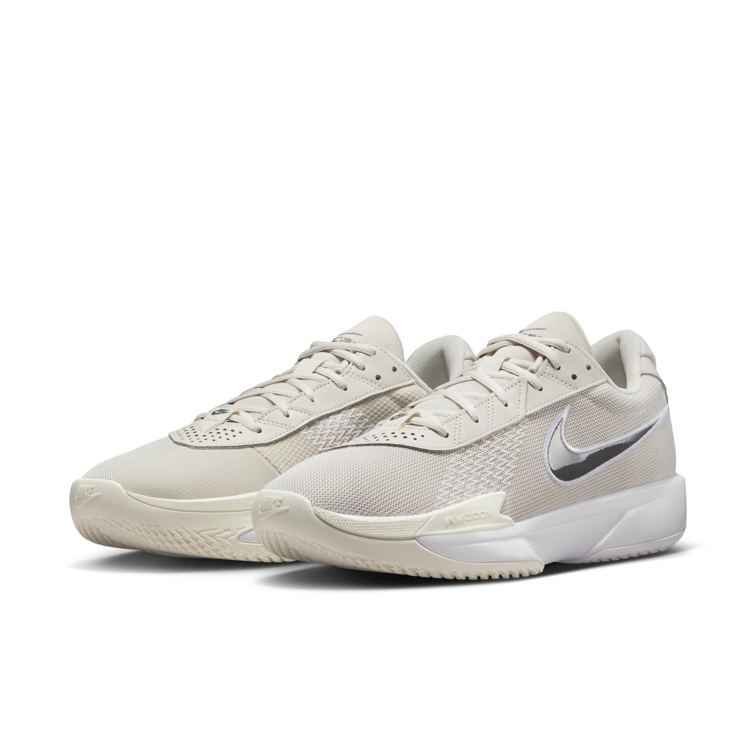Nike Men's G.T. Cut Academy Basketball Shoes Product Image