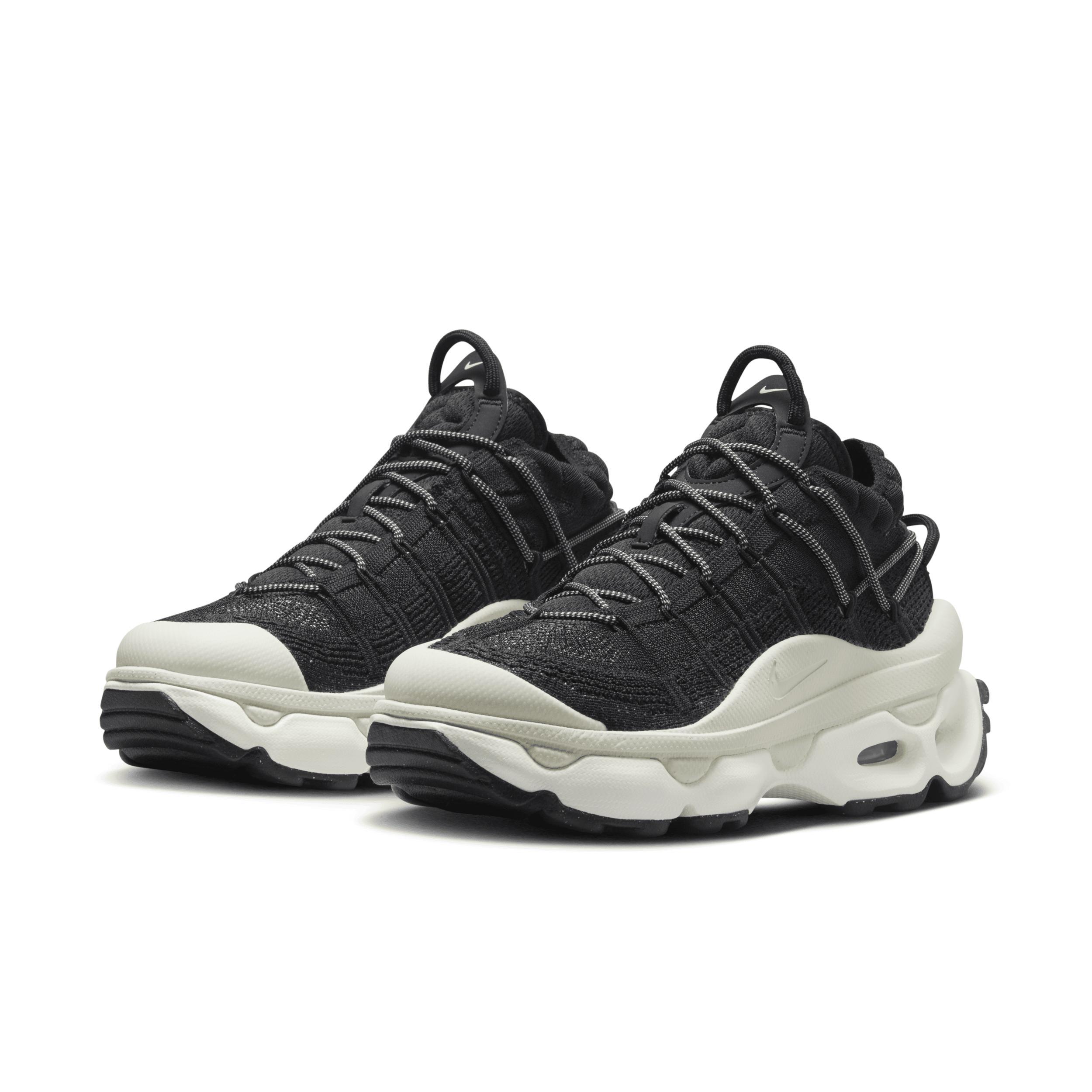 Nike Air Max Flyknit Venture Women's Shoes Product Image