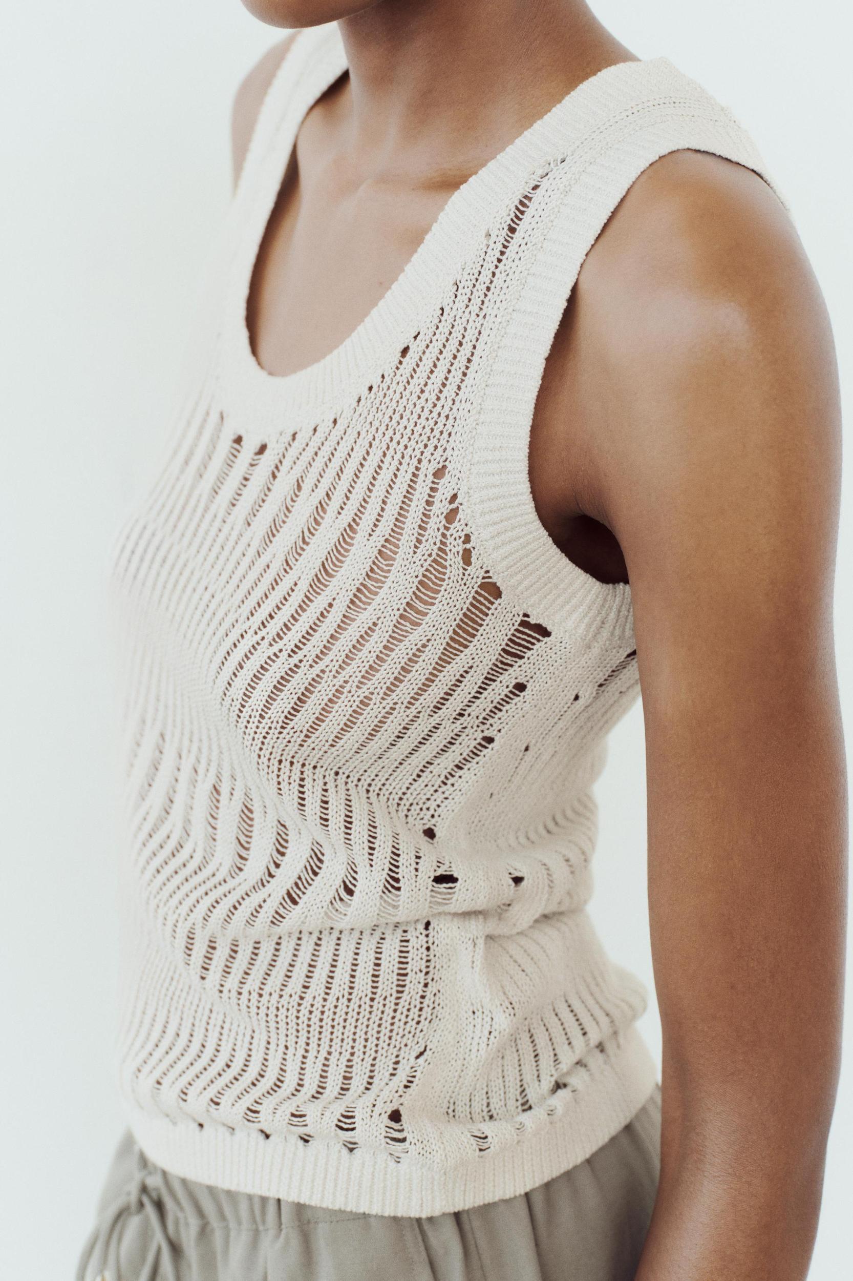 SLEEVELESS TOP WITH METALLIC THREAD Product Image