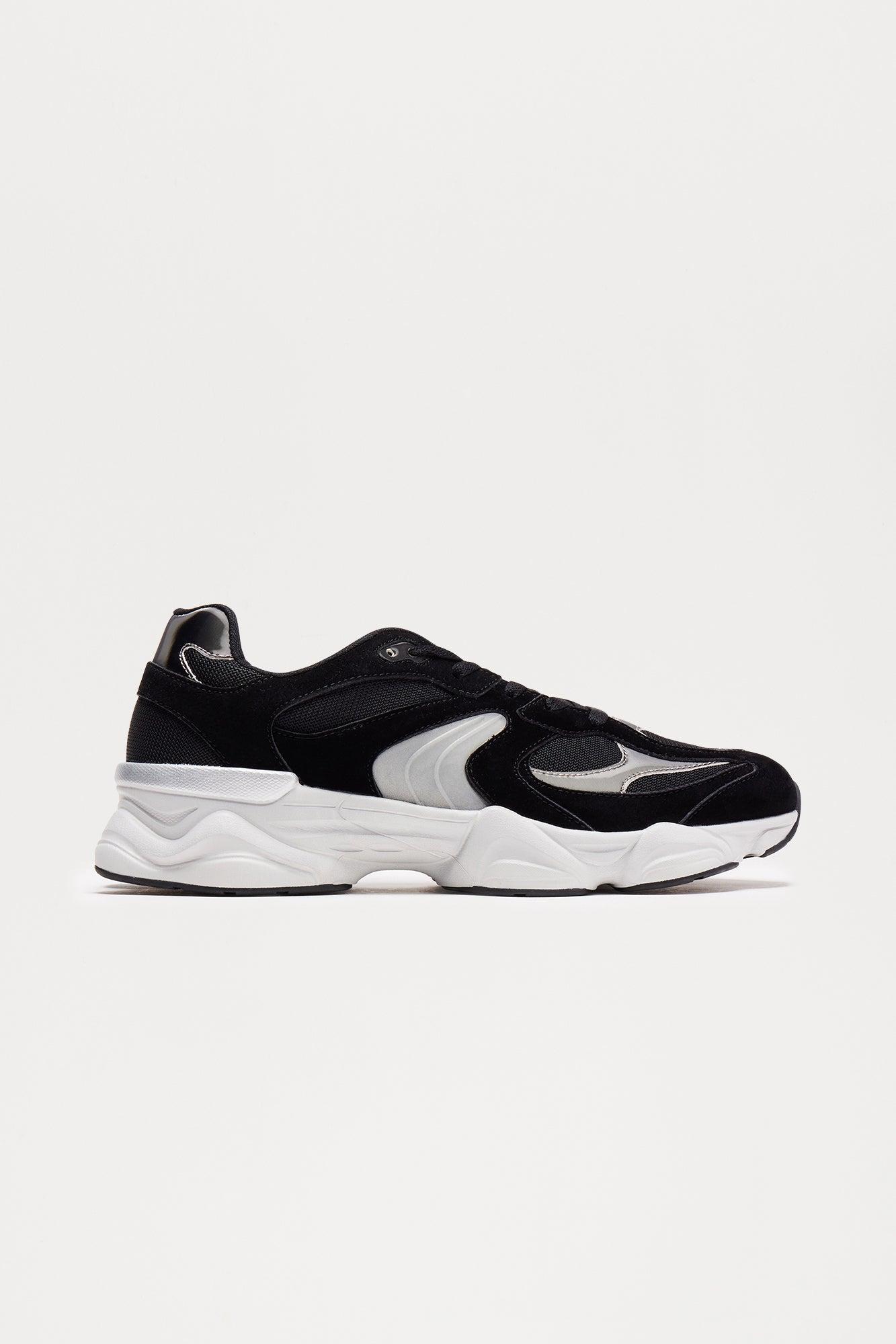 On The Run Sneakers - Black/combo Product Image