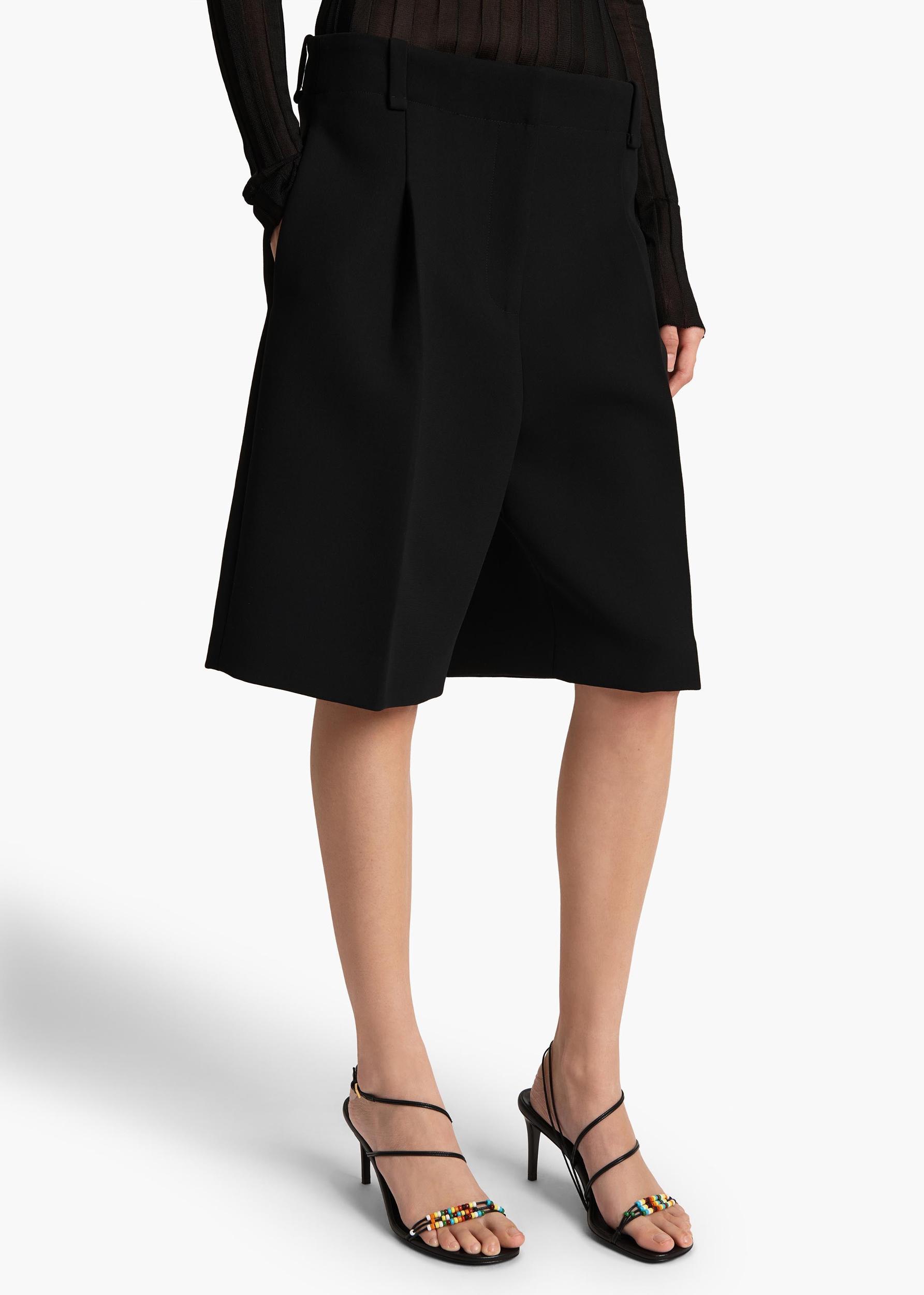 Laden Short in Black Product Image