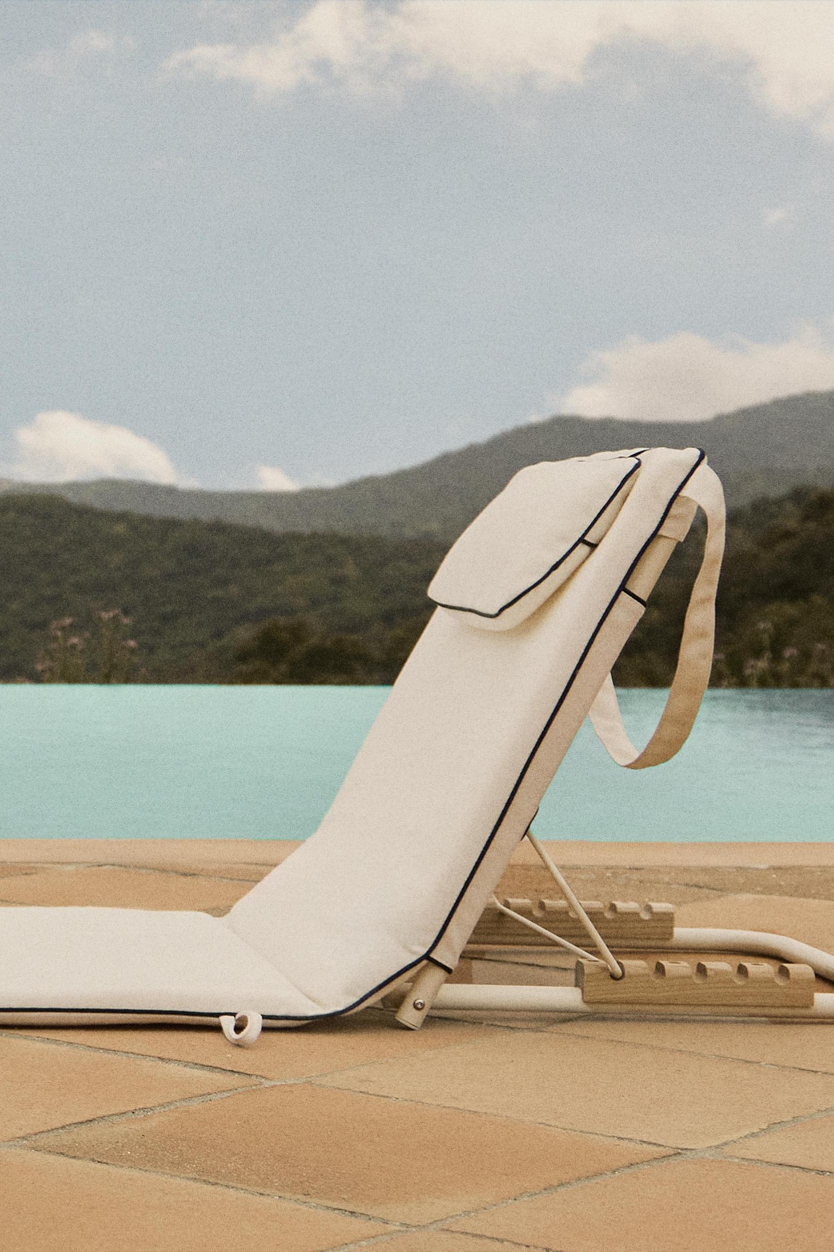 FOLDABLE FLOOR BEACH LOUNGER Product Image