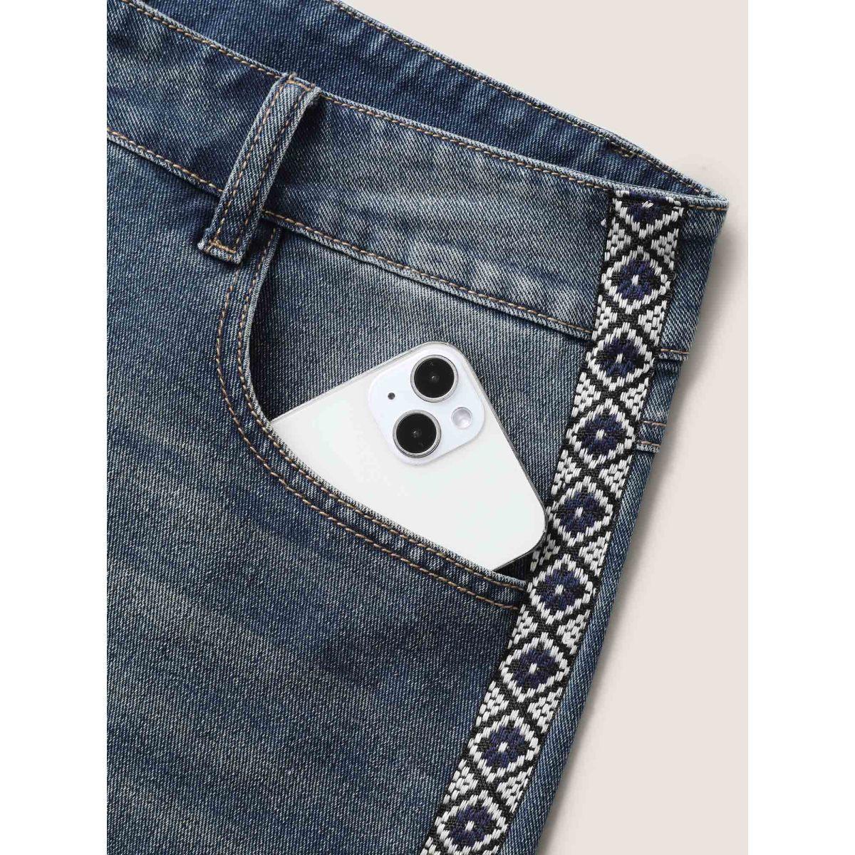 Plus Size Lace Trim Classic Cut Denim Shorts Women Midblue Woven ribbon&lace trim No stretch Everyday-Elegant Slanted pocket Denim Shorts BloomChic 28/5X Product Image