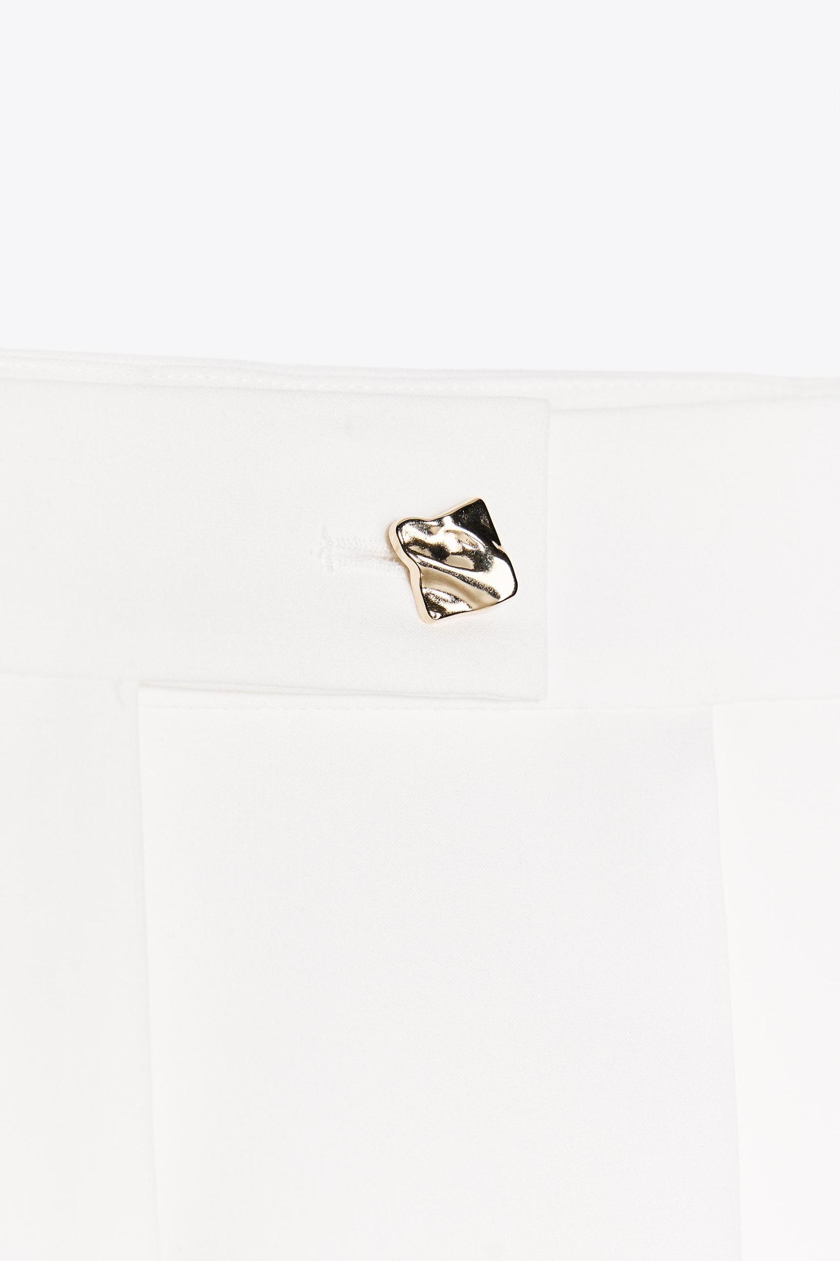 CREPE BUTTON SKORT Product Image